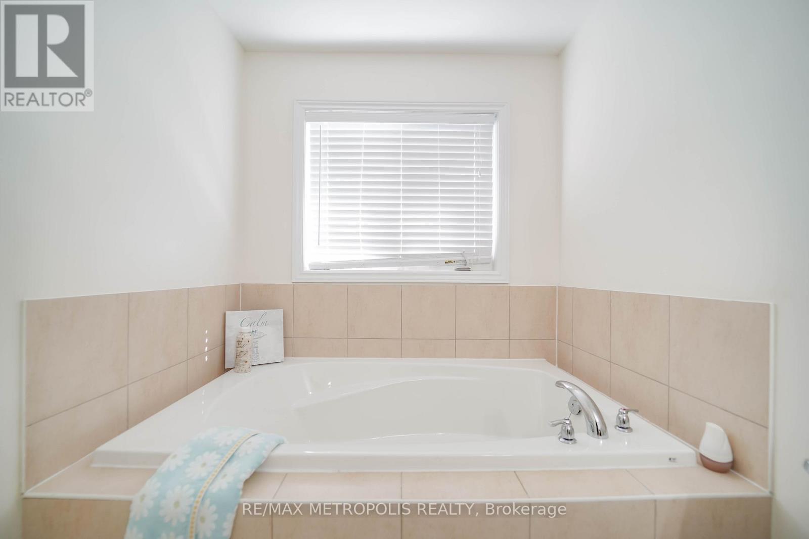 82 Mcroberts Crescent, Clarington, Ontario  L1E 0H4 - Photo 25 - E13031078