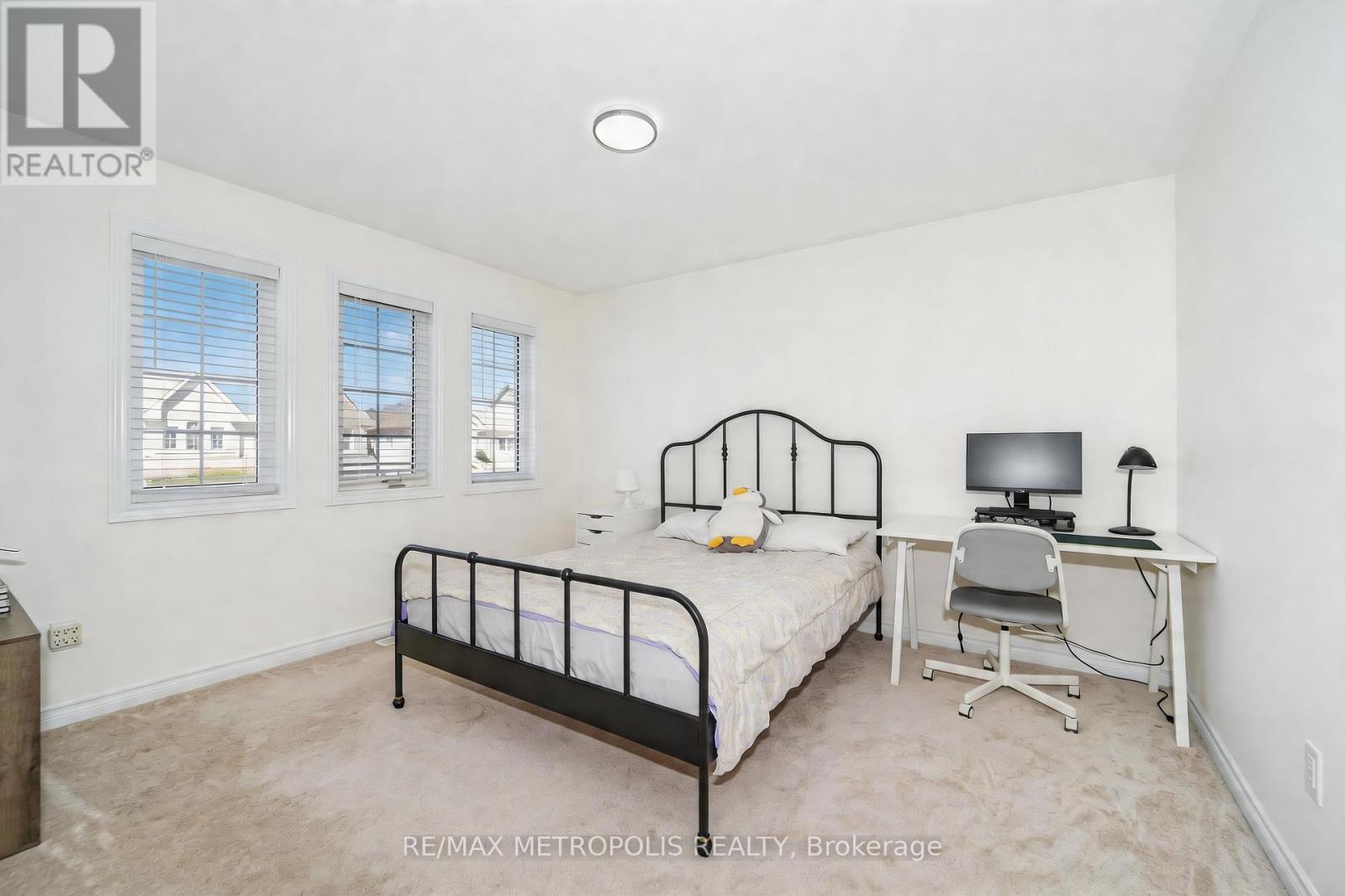 82 Mcroberts Crescent, Clarington, Ontario  L1E 0H4 - Photo 33 - E13031078