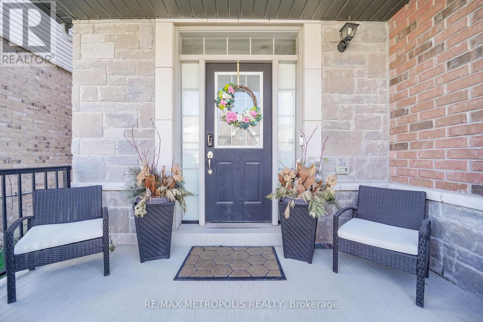 82 Mcroberts Crescent, Clarington, Ontario  L1E 0H4 - Photo 5 - E13031078