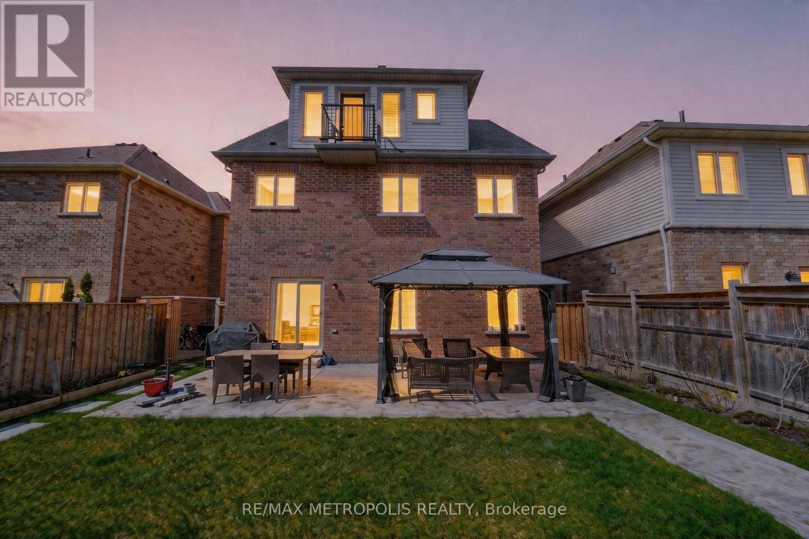 82 Mcroberts Crescent, Clarington, Ontario  L1E 0H4 - Photo 6 - E13031078