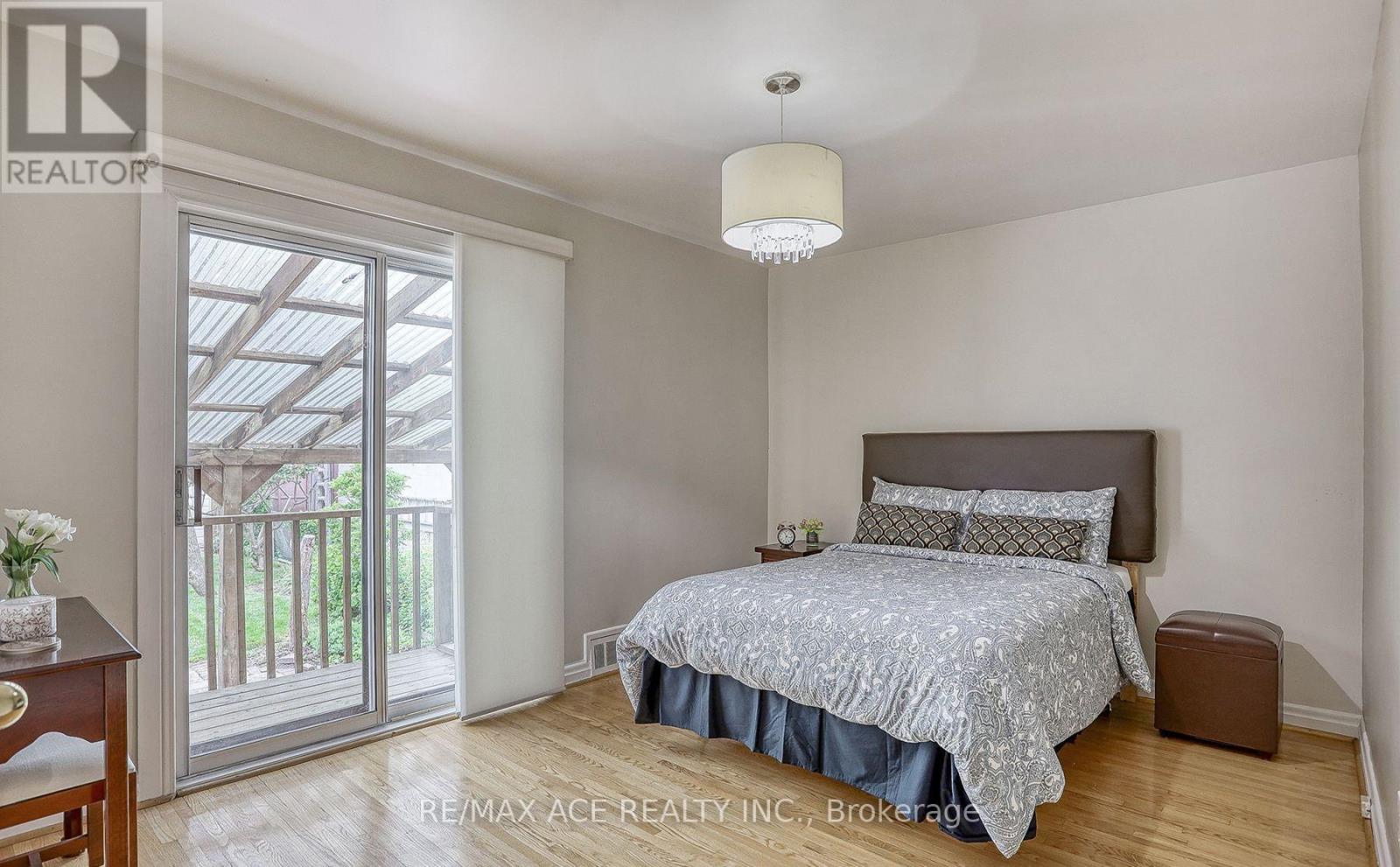 Main - 16 Marta Avenue, Toronto, Ontario  M1K 1V7 - Photo 10 - E13031108