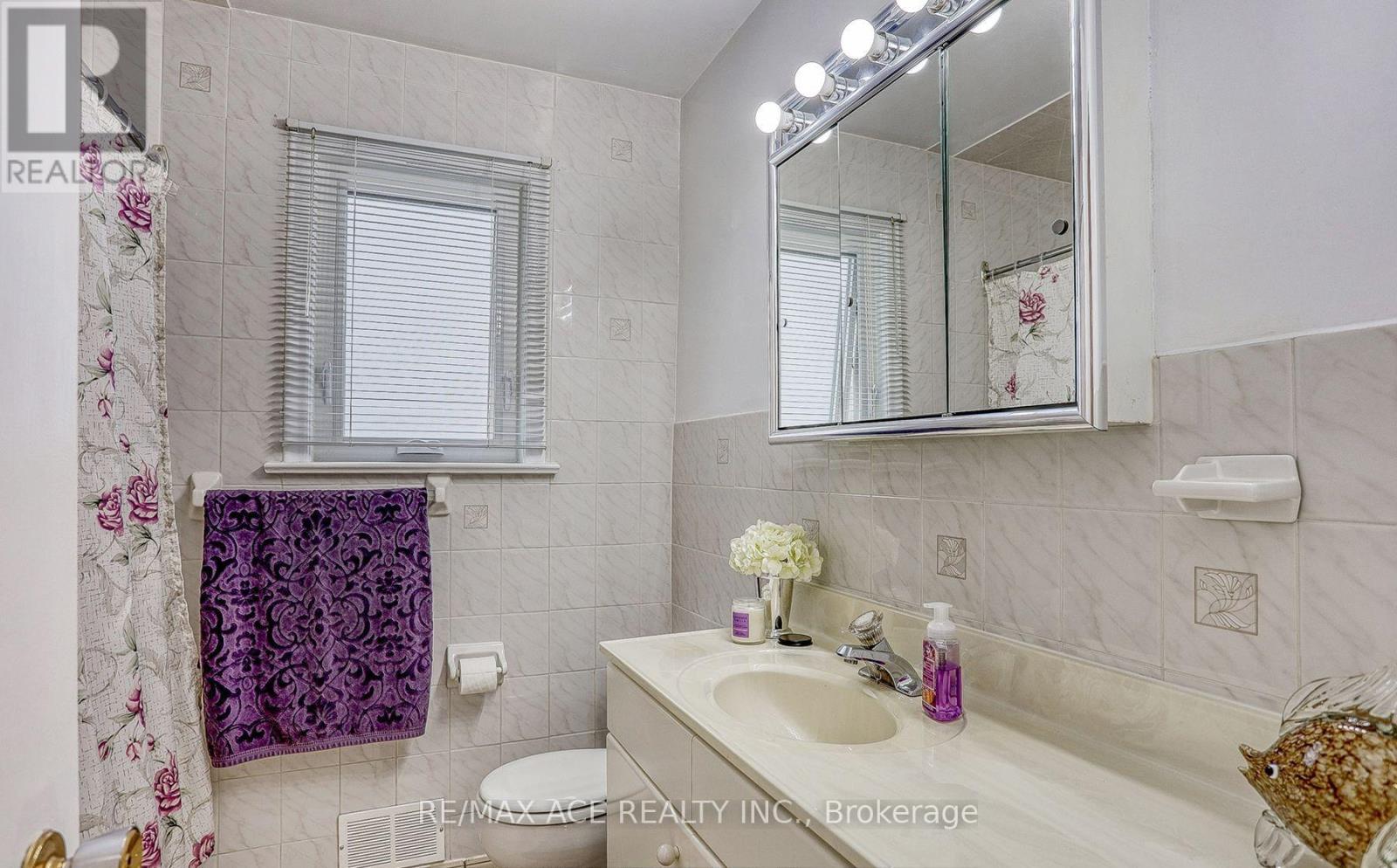 Main - 16 Marta Avenue, Toronto, Ontario  M1K 1V7 - Photo 12 - E13031108