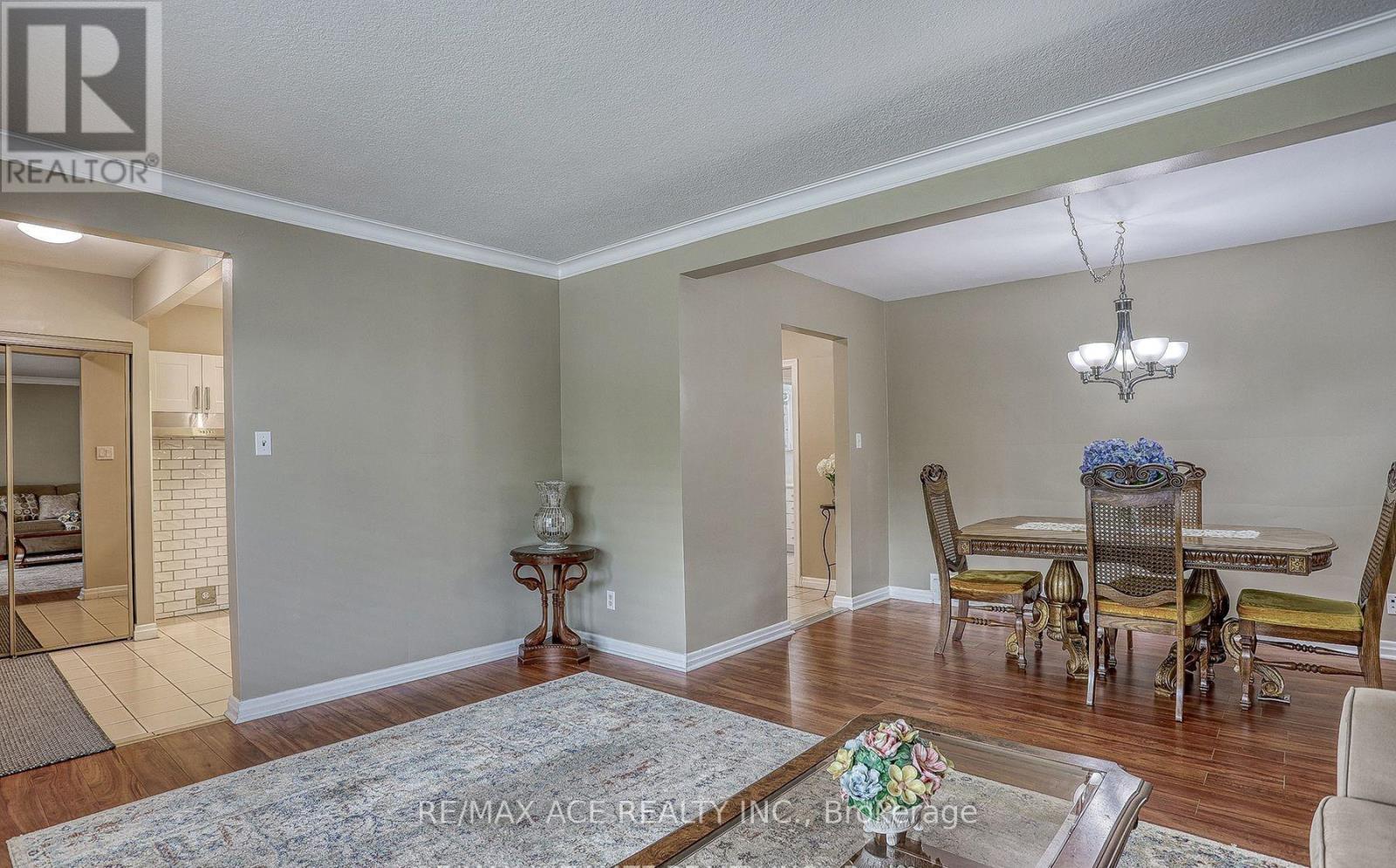 Main - 16 Marta Avenue, Toronto, Ontario  M1K 1V7 - Photo 5 - E13031108