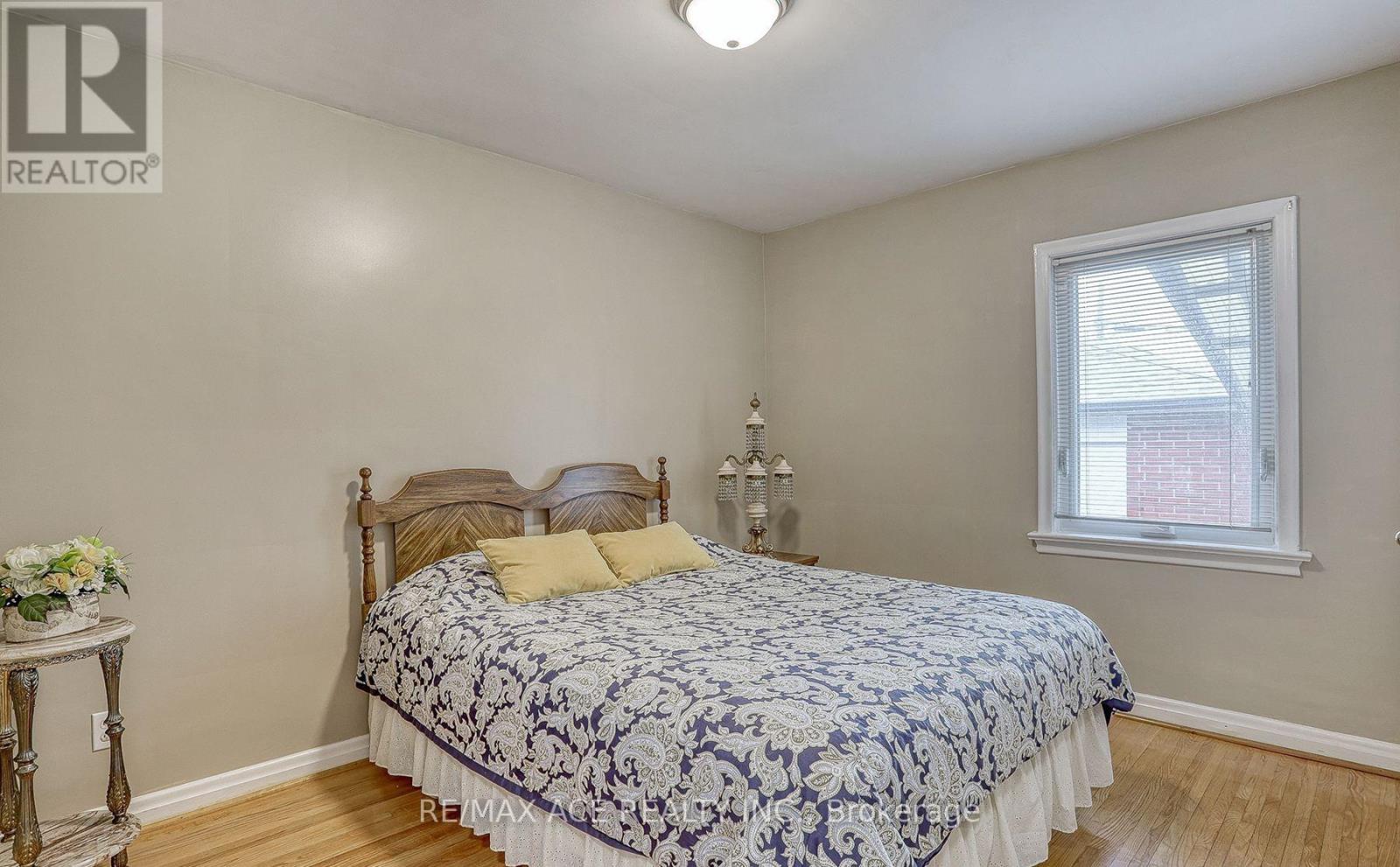 Main - 16 Marta Avenue, Toronto, Ontario  M1K 1V7 - Photo 9 - E13031108