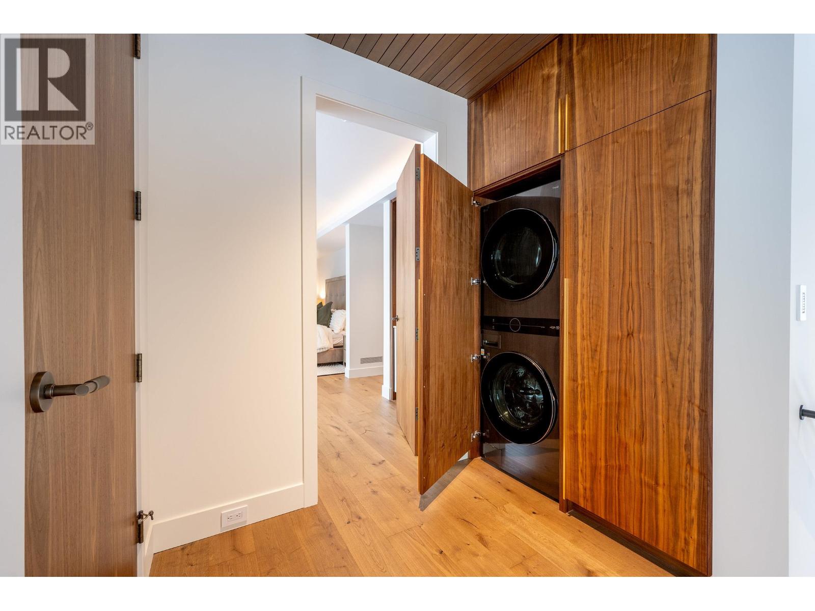 3218 Juniper Place, Whistler, British Columbia  V8E 0B8 - Photo 21 - R3078733