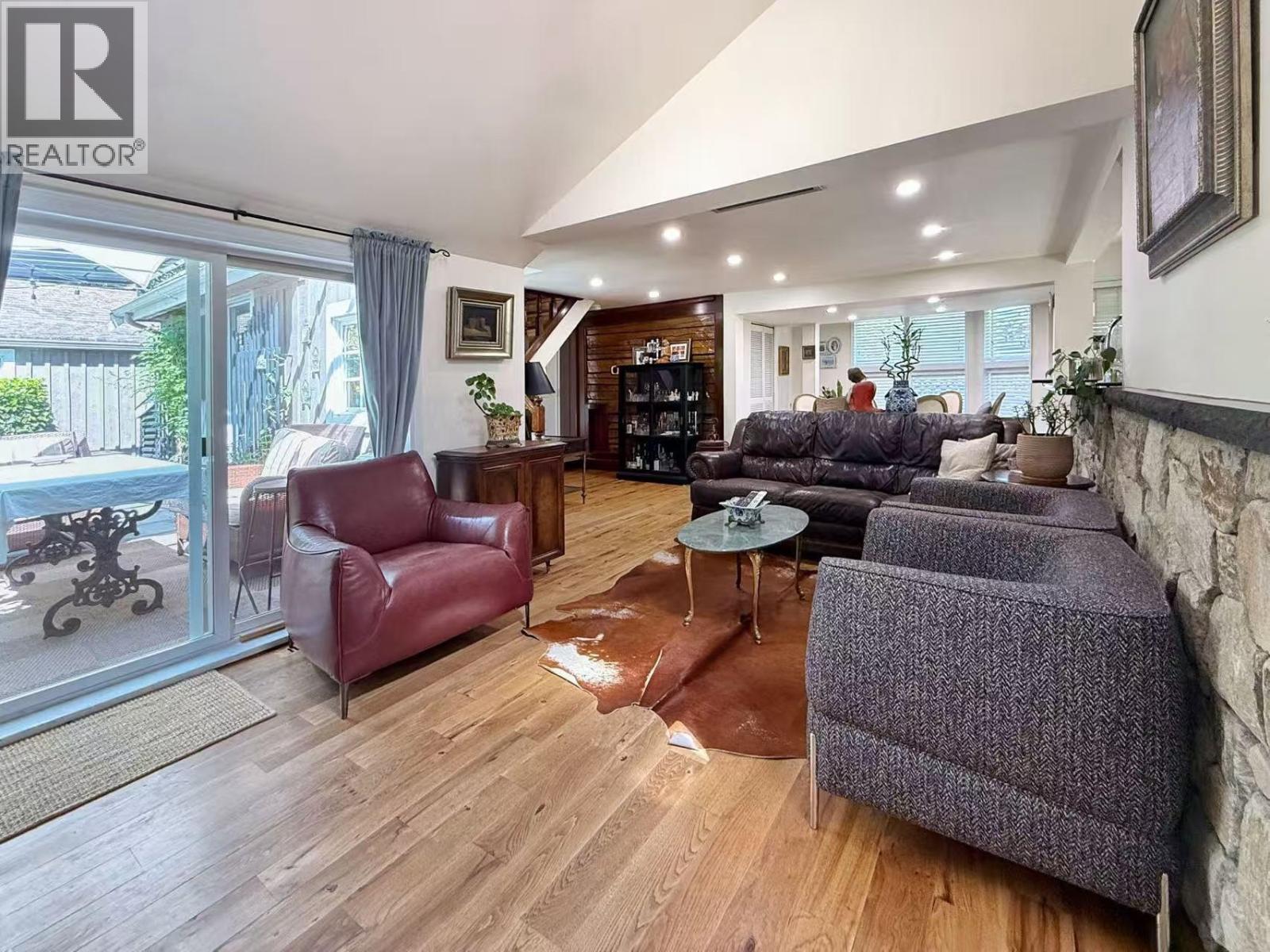 12239 Skillen Street, Maple Ridge, British Columbia  V2X 4X4 - Photo 3 - R3114544