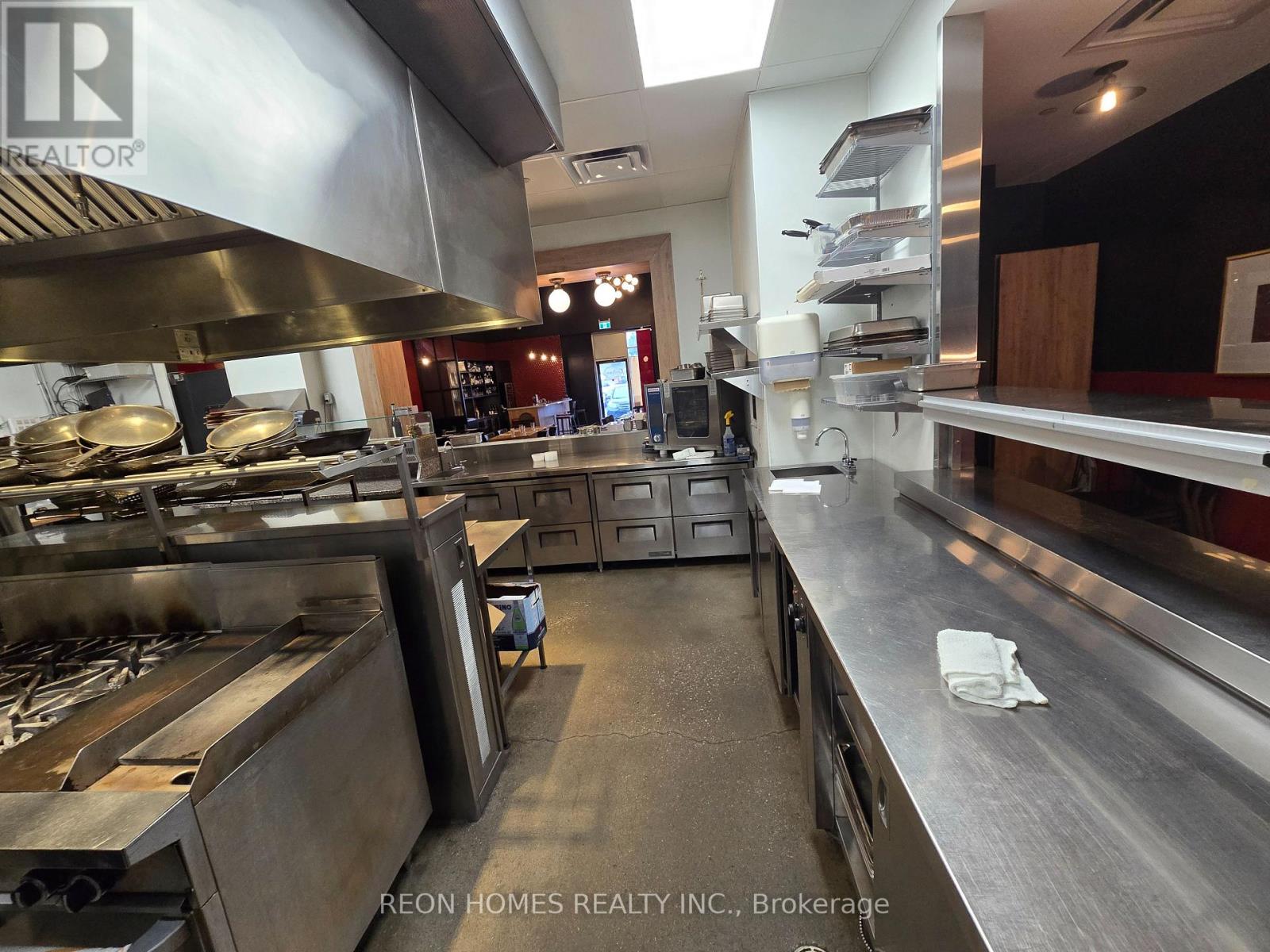 8 & 8a - 233 Earl Stewart Drive, Aurora, Ontario  L4G 6V8 - Photo 3 - N13030862