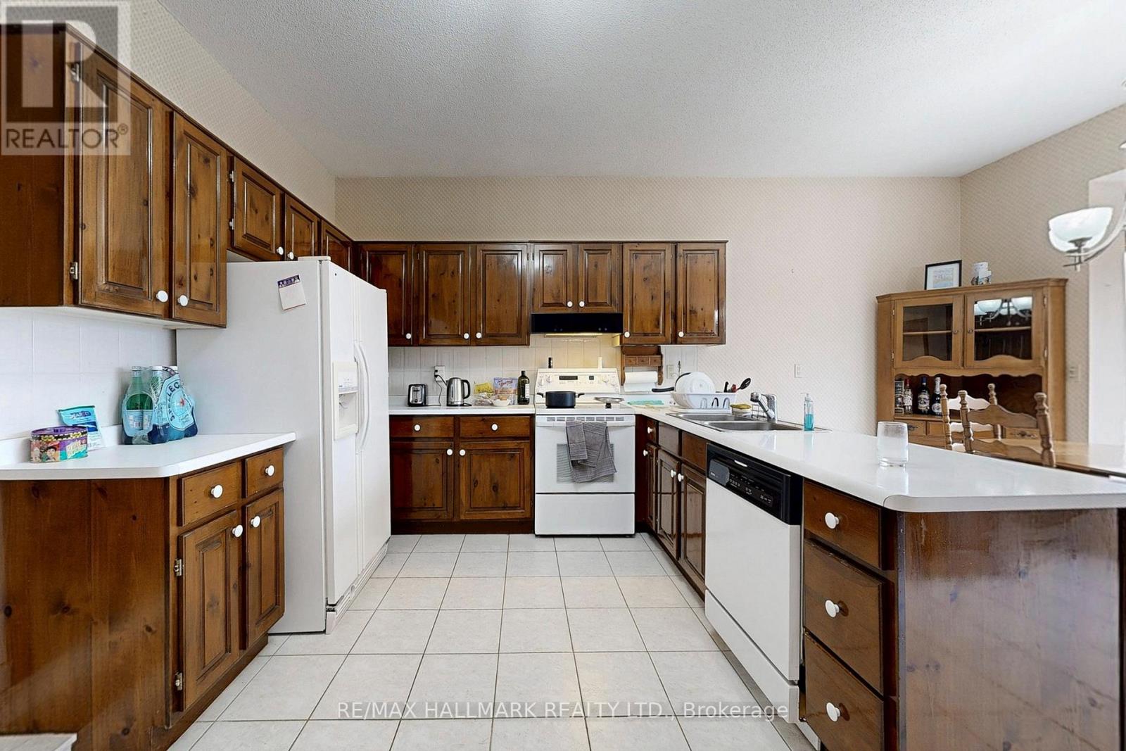 101 Leyburn Avenue, Richmond Hill, Ontario  L4C 0J6 - Photo 7 - N13030870