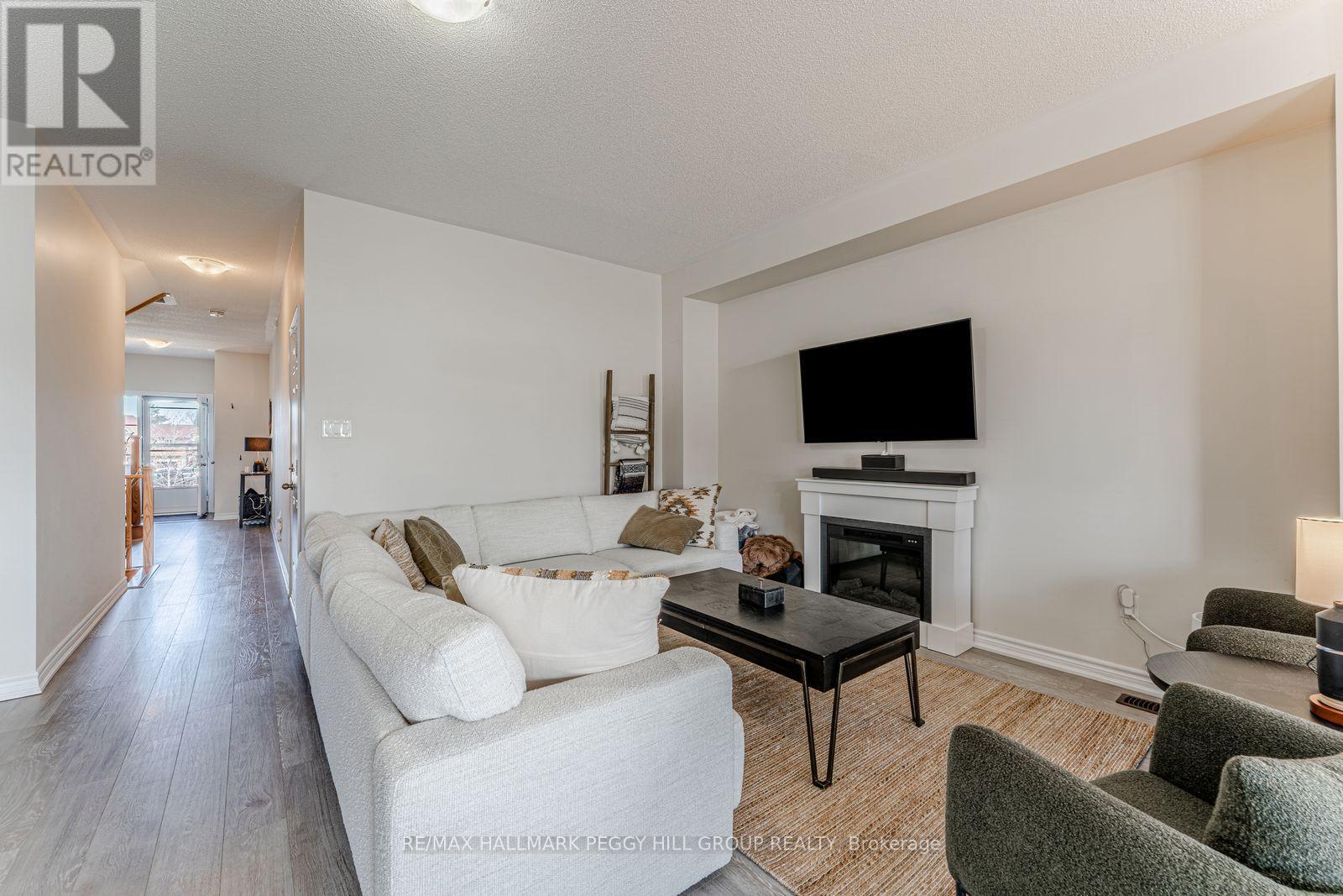 1226 Peelar Crescent, Innisfil (Lefroy), Ontario  L0L 1W0 - Photo 2 - N13030956