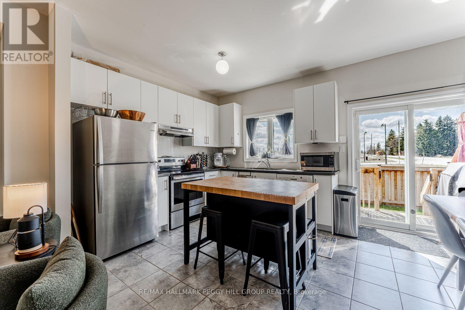 1226 Peelar Crescent, Innisfil (Lefroy), Ontario  L0L 1W0 - Photo 4 - N13030956