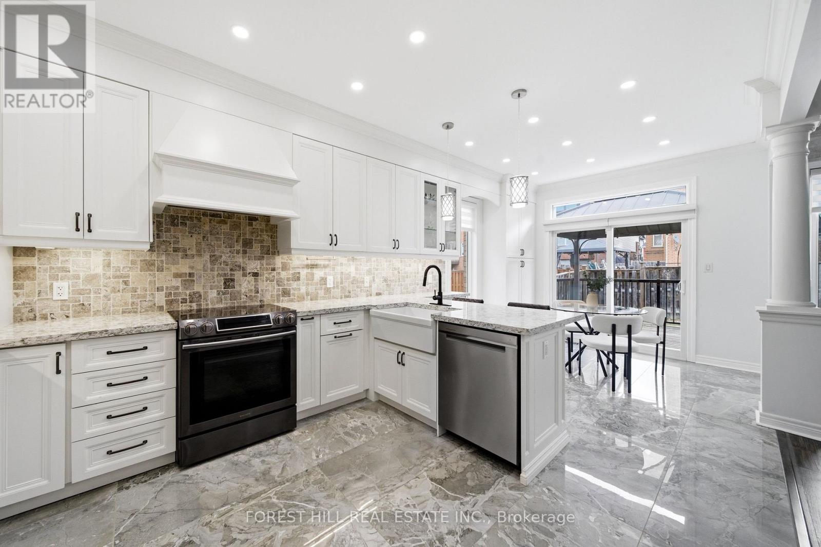 43 MILLIGAN STREET Bradford West Gwillimbury (Bradford), ON L3Z 0A5