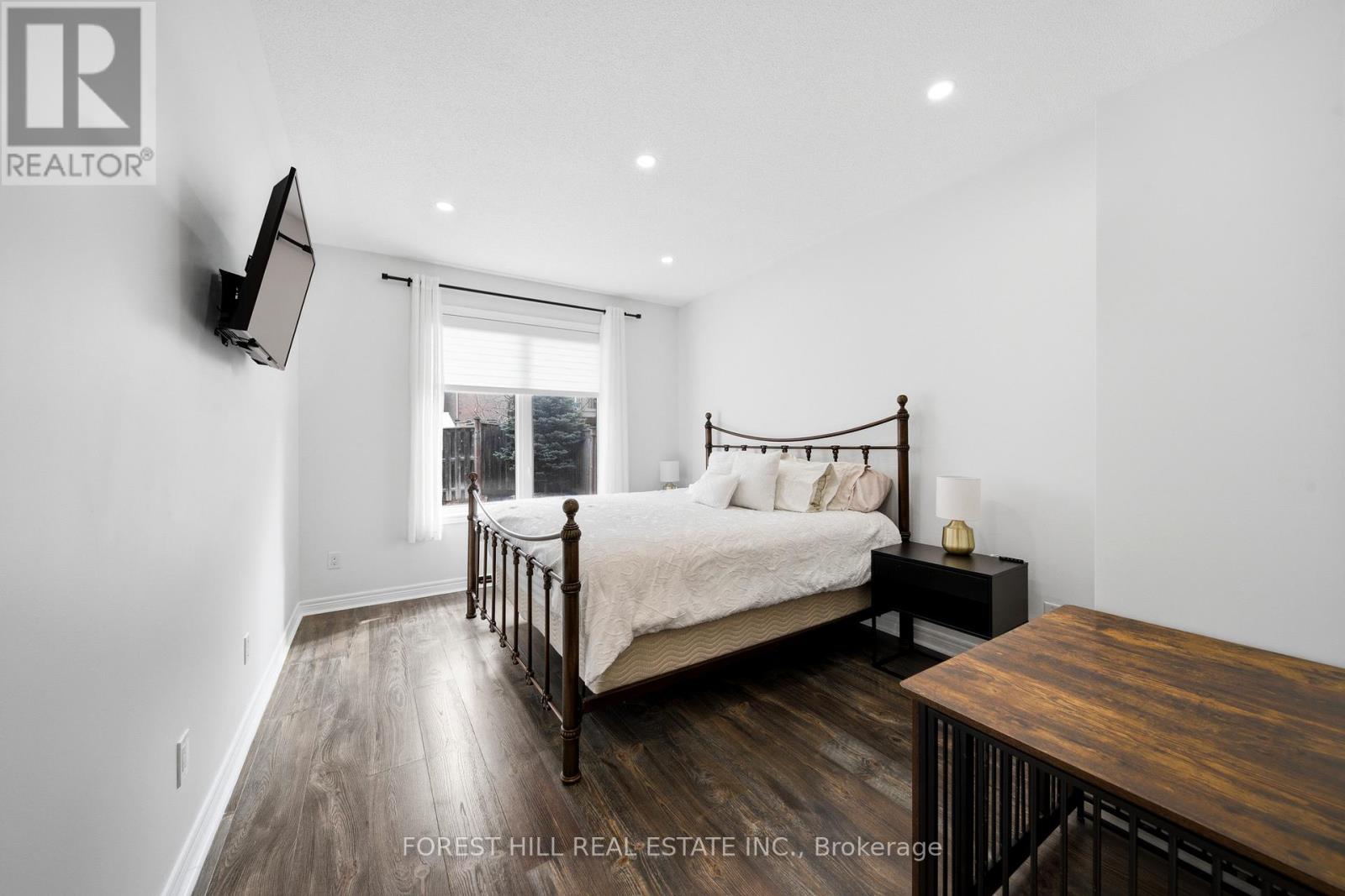 43 MILLIGAN STREET Bradford West Gwillimbury (Bradford), ON L3Z 0A5