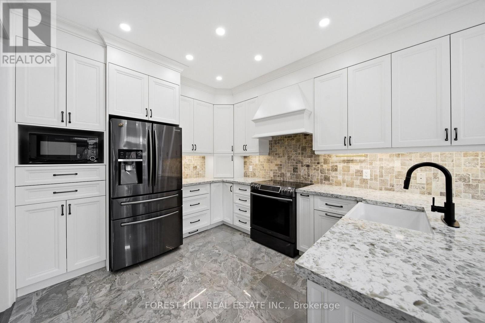 43 Milligan Street, Bradford West Gwillimbury, Ontario  L3Z 0A5 - Photo 11 - N13030960