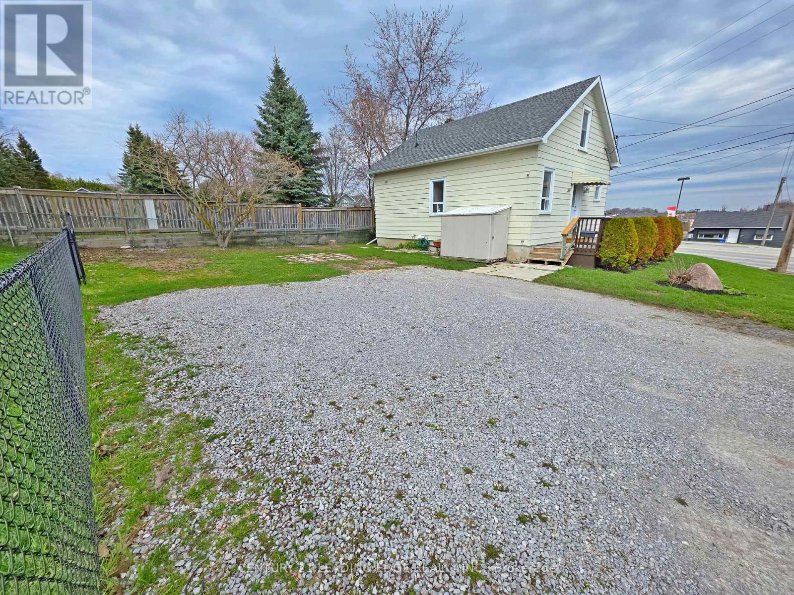 500 The Queensway South, Georgina, Ontario  L4P 2E3 - Photo 10 - N13031126