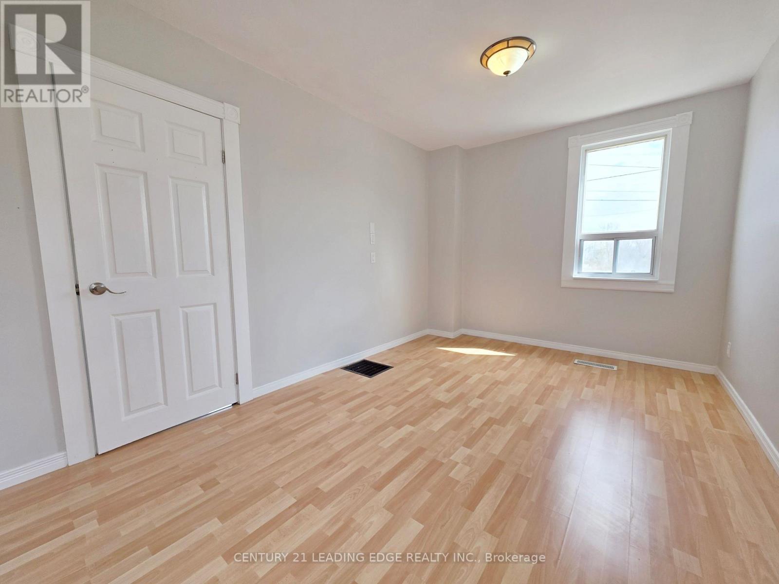 500 The Queensway South, Georgina, Ontario  L4P 2E3 - Photo 23 - N13031126