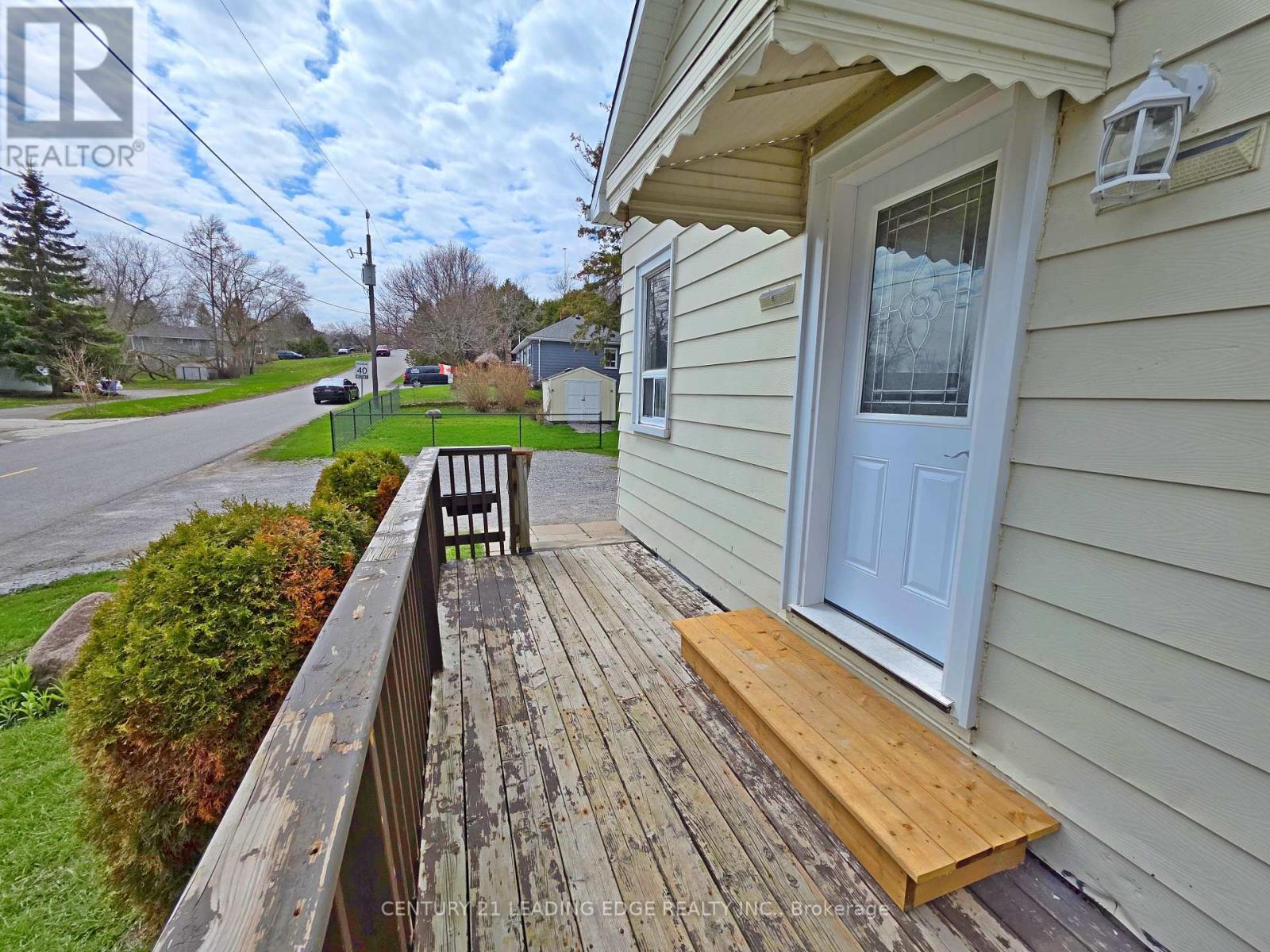 500 The Queensway South, Georgina, Ontario  L4P 2E3 - Photo 7 - N13031126