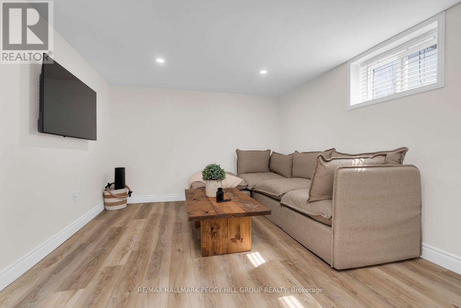 22 Agnes Street, Barrie, Ontario  L4M 2S2 - Photo 10 - S13031076