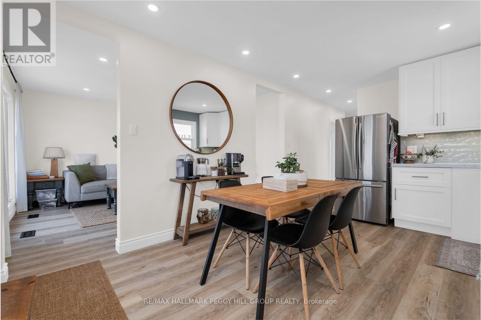 22 Agnes Street, Barrie, Ontario  L4M 2S2 - Photo 3 - S13031076