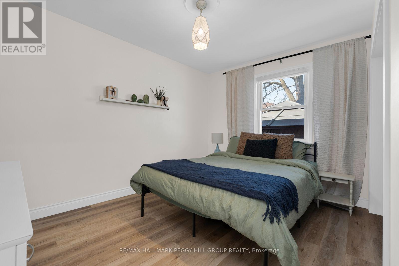 22 Agnes Street, Barrie, Ontario  L4M 2S2 - Photo 5 - S13031076