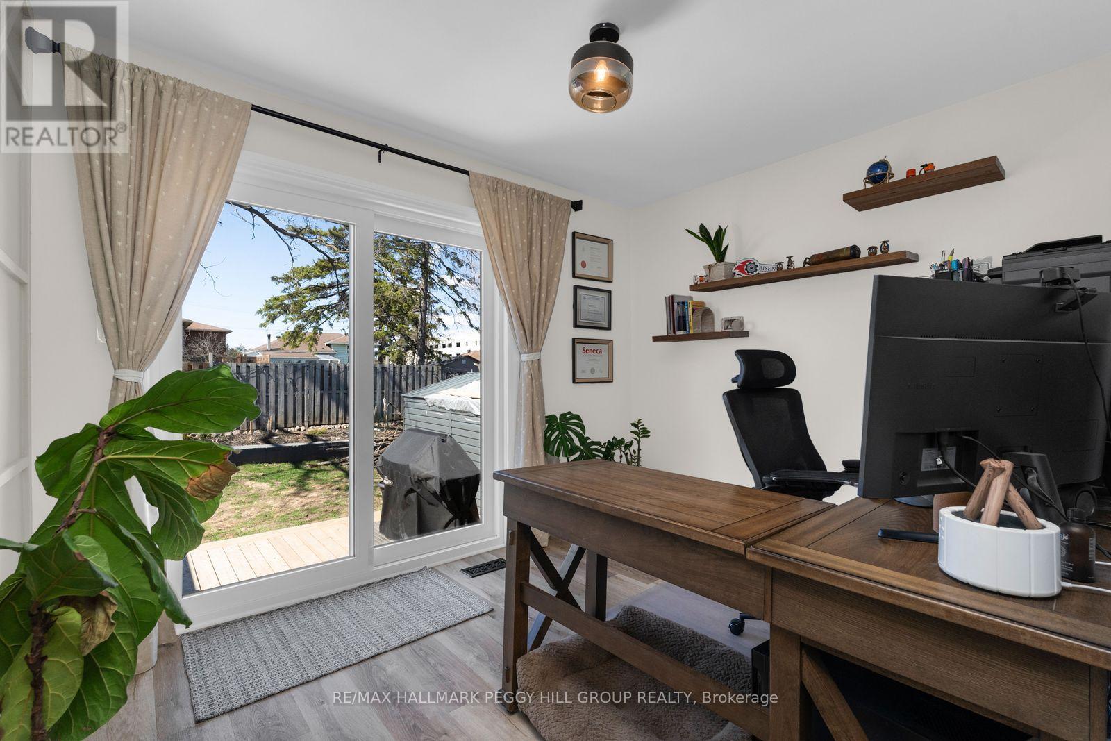 22 Agnes Street, Barrie, Ontario  L4M 2S2 - Photo 7 - S13031076