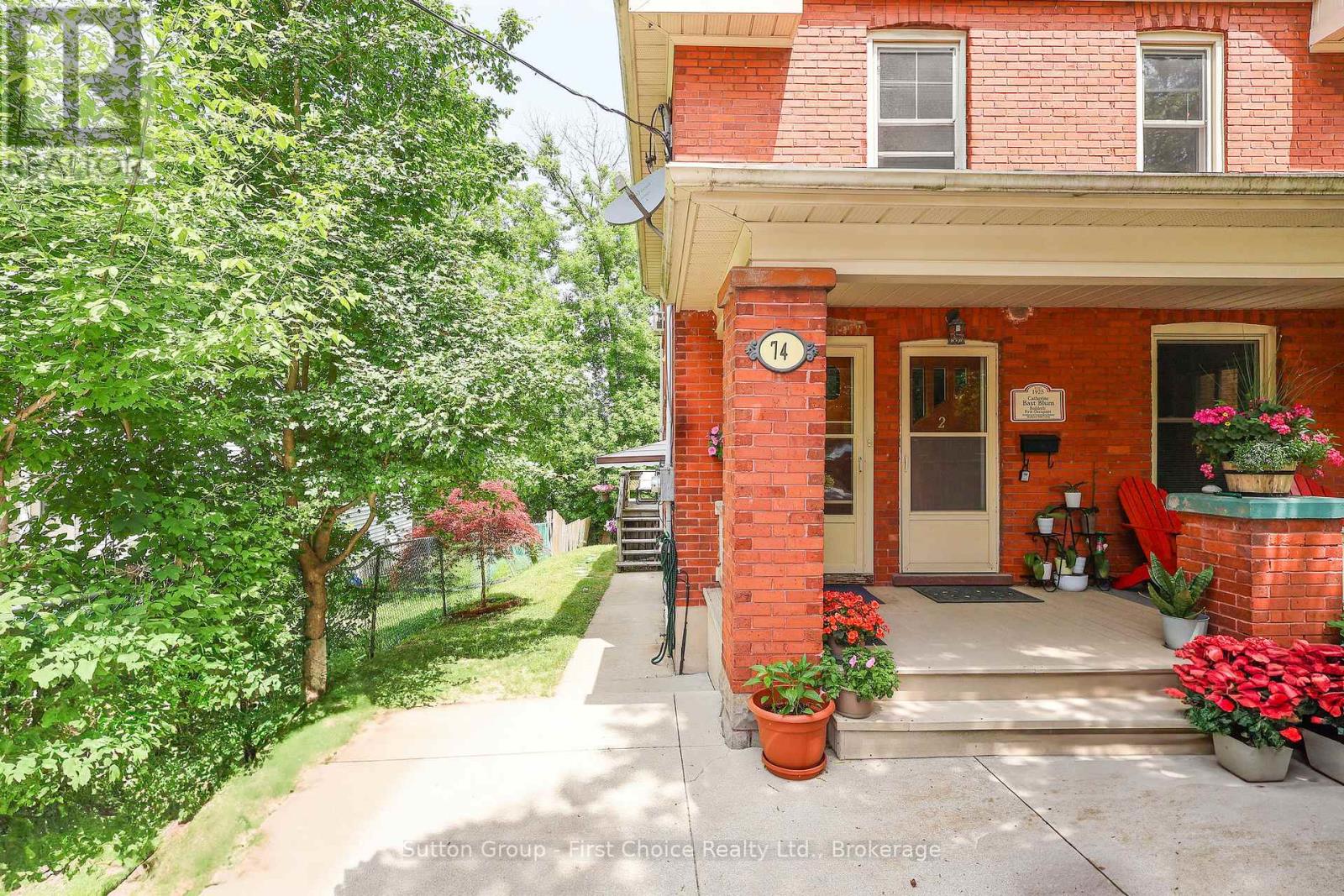 74 Cobourg Street, Stratford, Ontario  N5A 3E6 - Photo 2 - X12723754