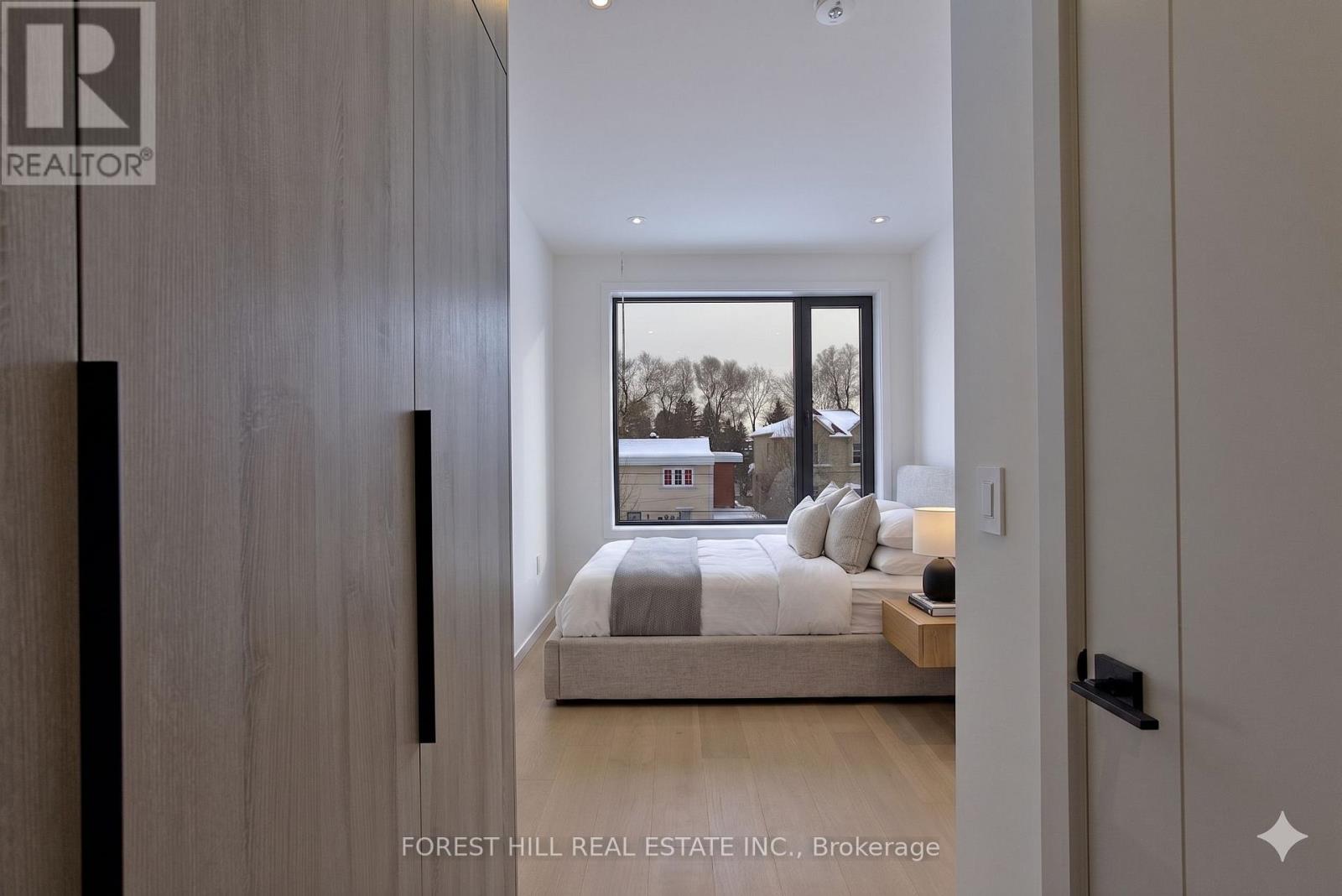 42 CAMERON AVENUE Toronto (Lansing-Westgate), ON M2N 1E1