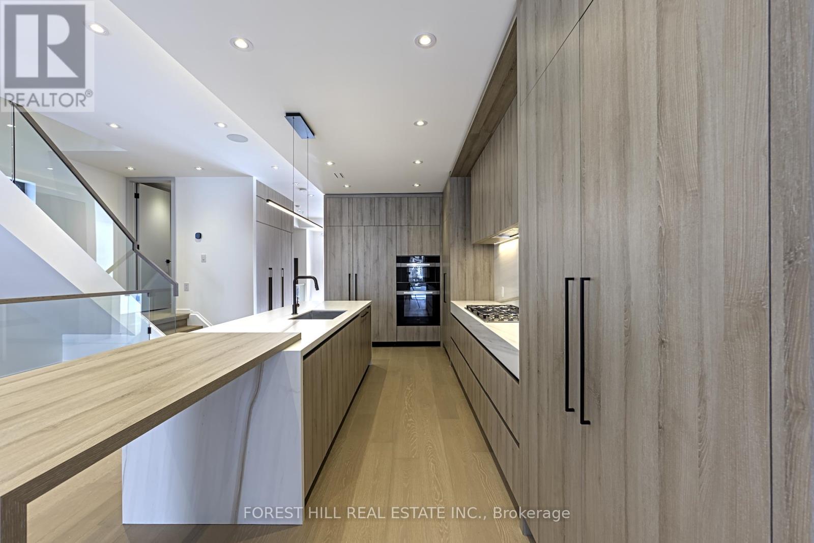 42 CAMERON AVENUE Toronto (Lansing-Westgate), ON M2N 1E1