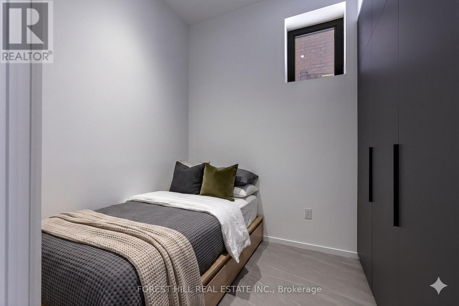 42 CAMERON AVENUE Toronto (Lansing-Westgate), ON M2N 1E1