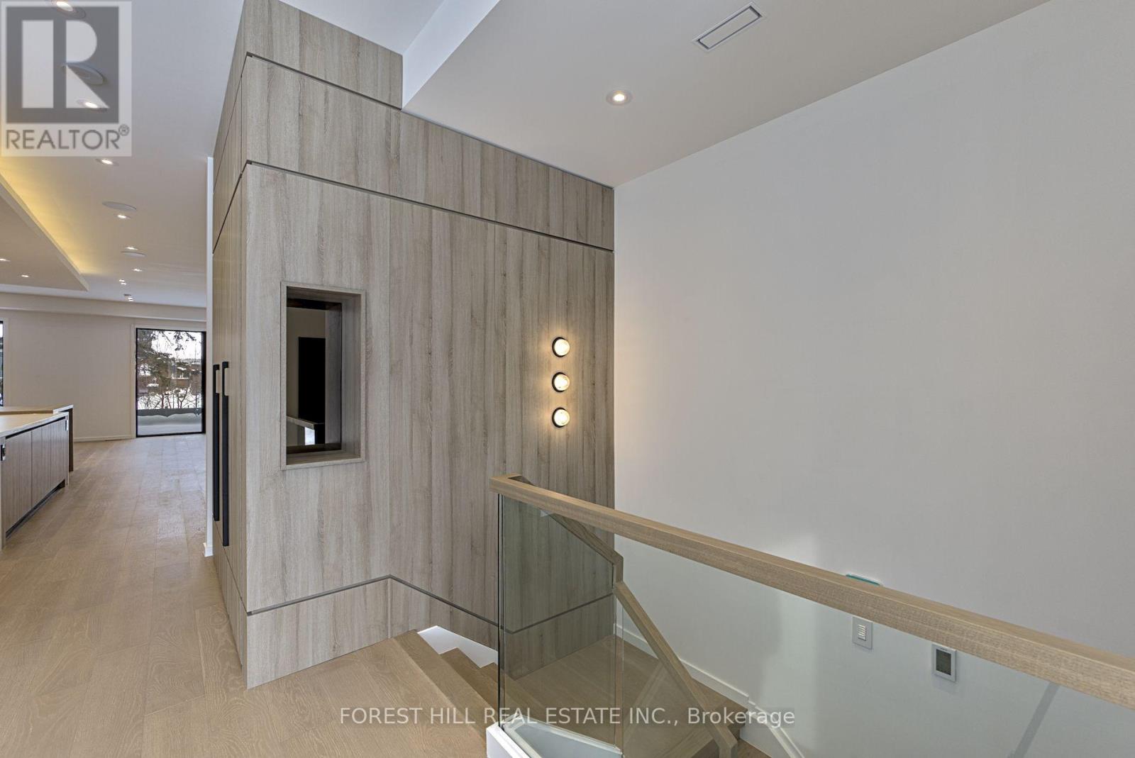 42 CAMERON AVENUE Toronto (Lansing-Westgate), ON M2N 1E1