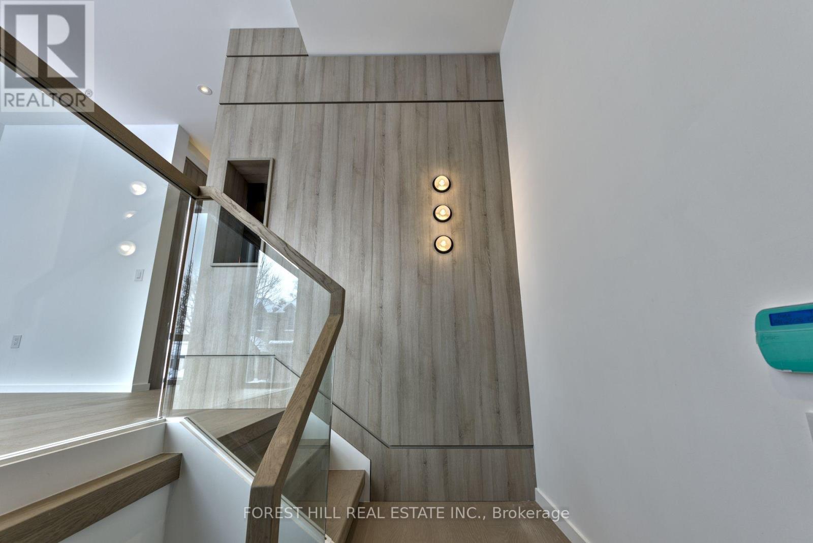 42 CAMERON AVENUE Toronto (Lansing-Westgate), ON M2N 1E1