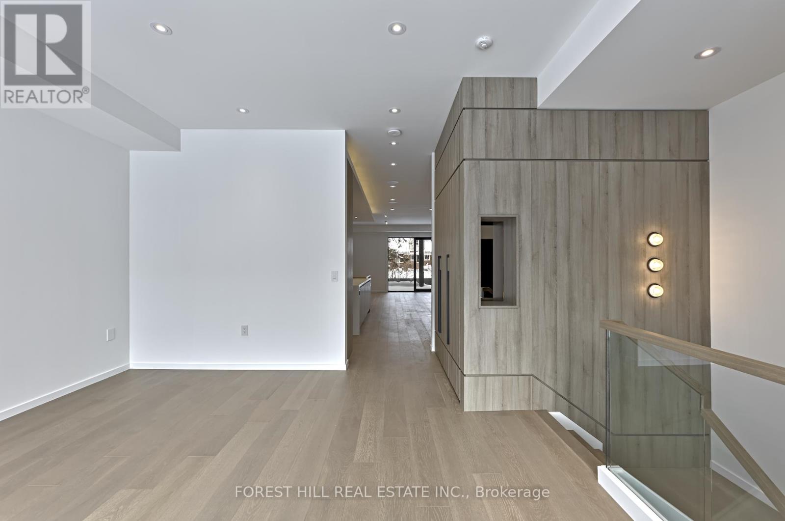 42 CAMERON AVENUE Toronto (Lansing-Westgate), ON M2N 1E1