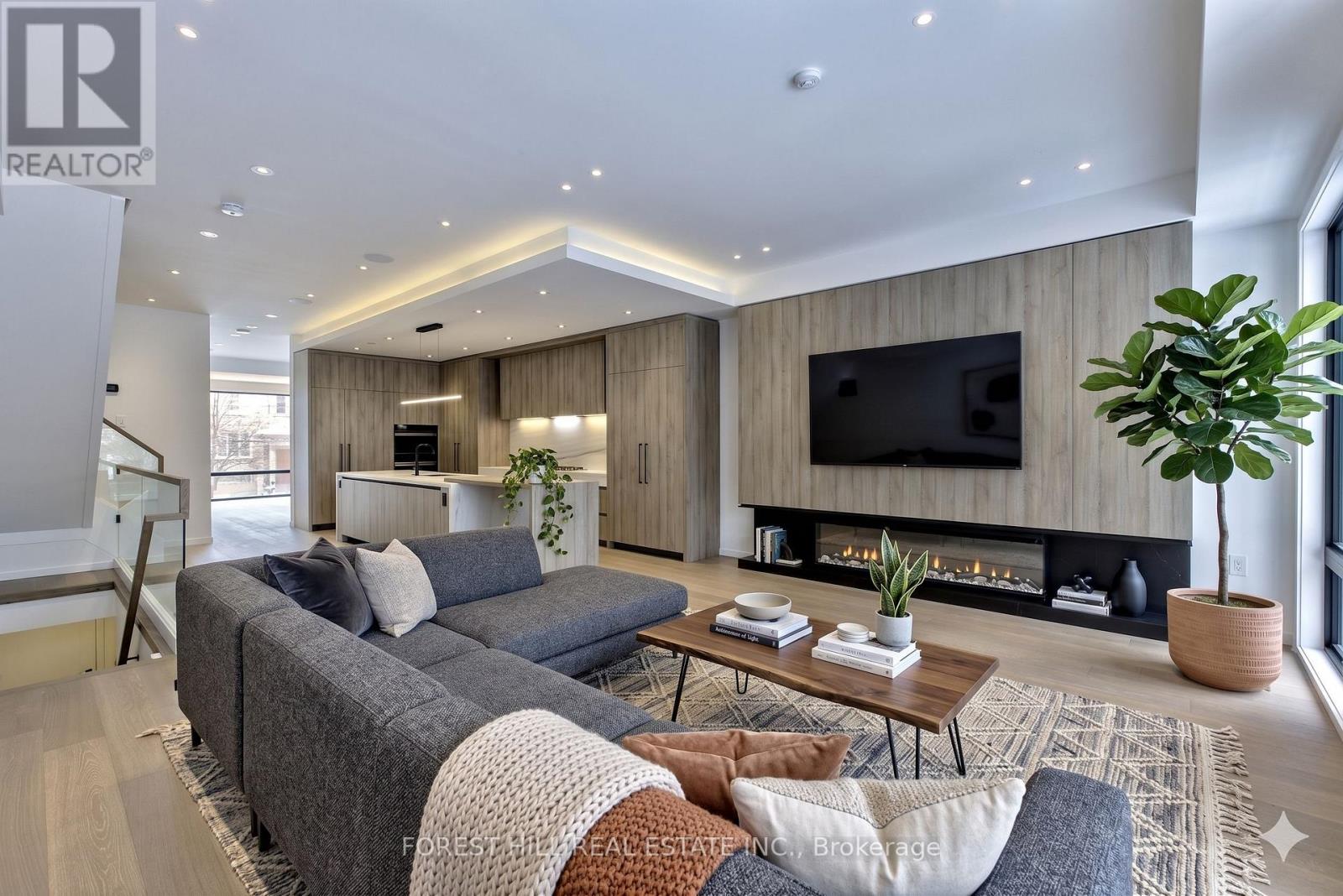 42 CAMERON AVENUE Toronto (Lansing-Westgate), ON M2N 1E1