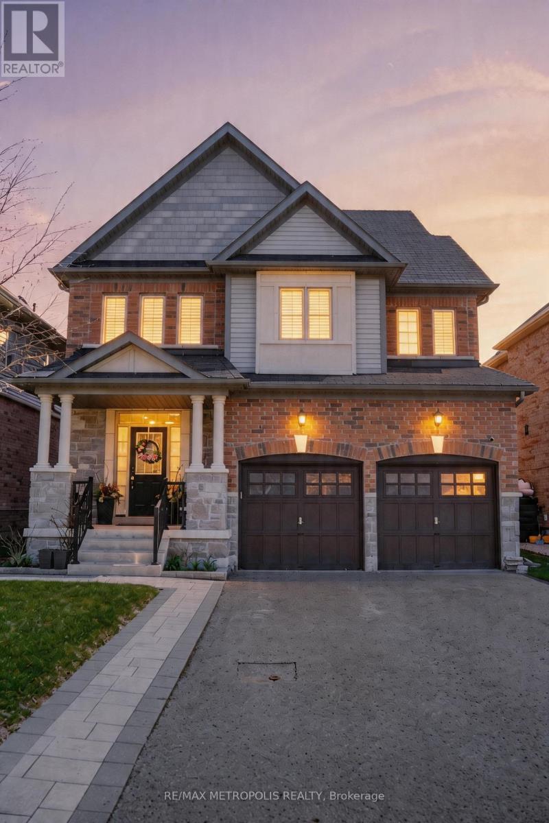 82 Mcroberts Crescent, Clarington, Ontario  L1E 0H4 - Photo 2 - E13031078