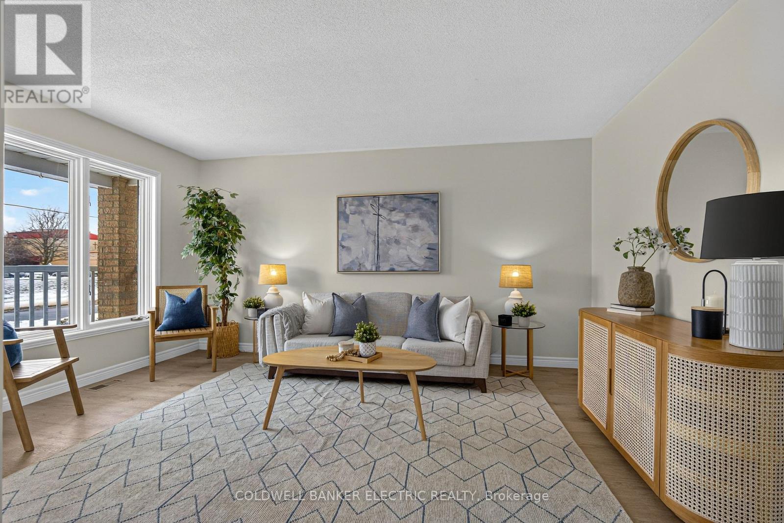 329 Mary Street W, Kawartha Lakes, Ontario  K9V 5X5 - Photo 5 - X12908810