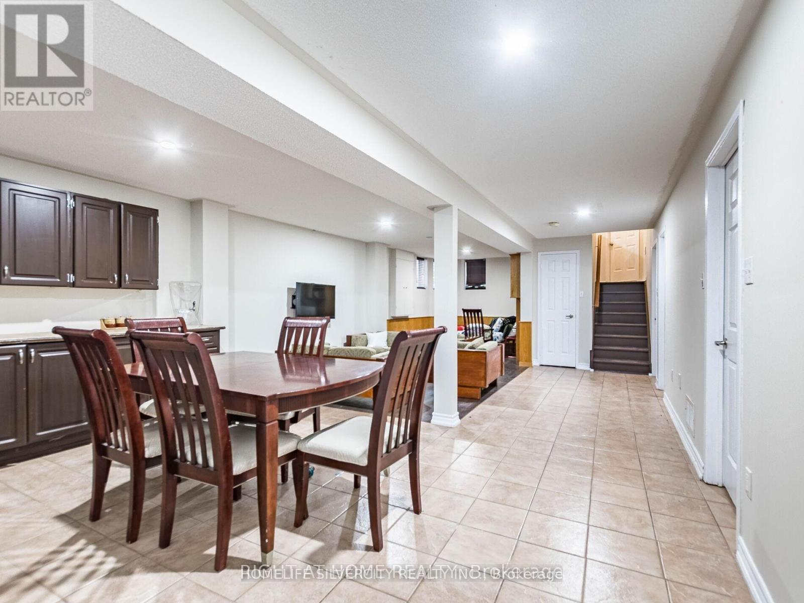 69 Red Maple Drive, Brampton, Ontario  L6X 4M1 - Photo 21 - W13030820