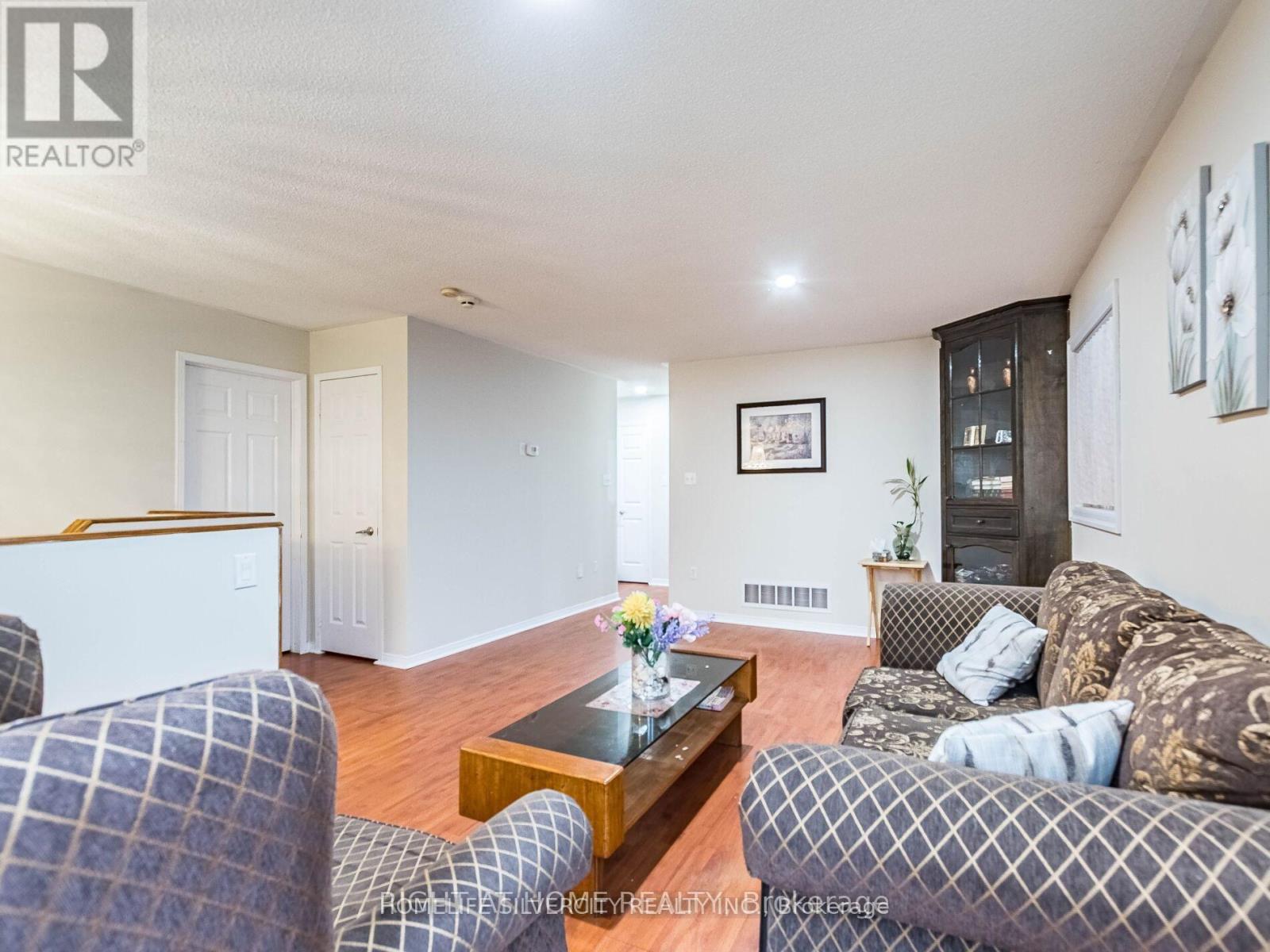 69 Red Maple Drive, Brampton, Ontario  L6X 4M1 - Photo 9 - W13030820