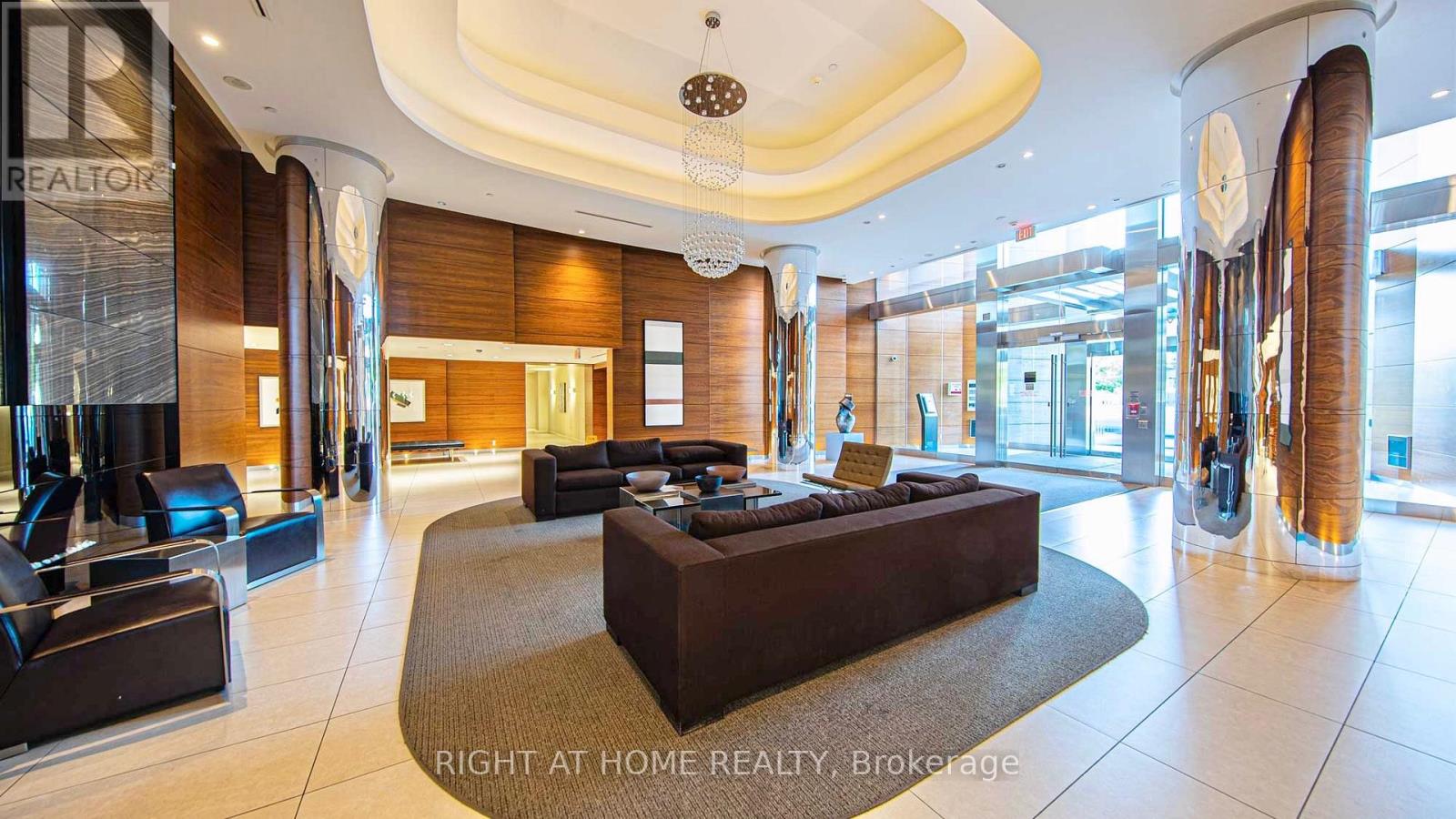 2709 - 5 Valhalla Inn Road, Toronto, Ontario  M9B 0B1 - Photo 2 - W13030824