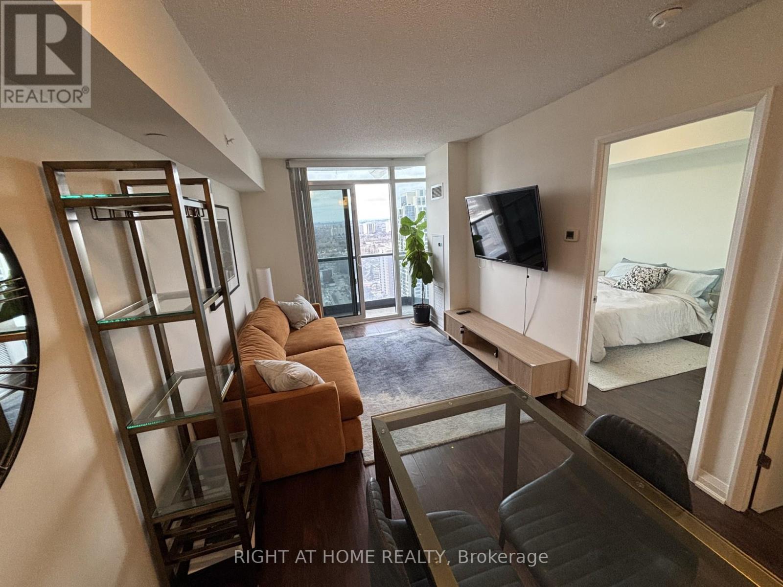 2709 - 5 Valhalla Inn Road, Toronto, Ontario  M9B 0B1 - Photo 5 - W13030824