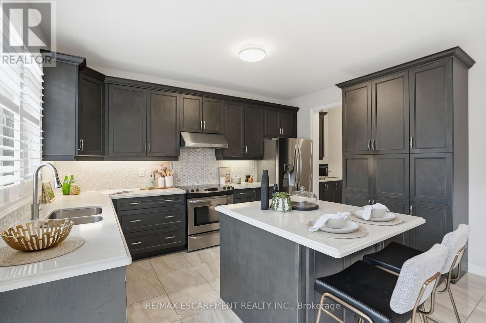 198 Jessie Caverhill Pass, Oakville, Ontario  L6M 0Z6 - Photo 22 - W13030860