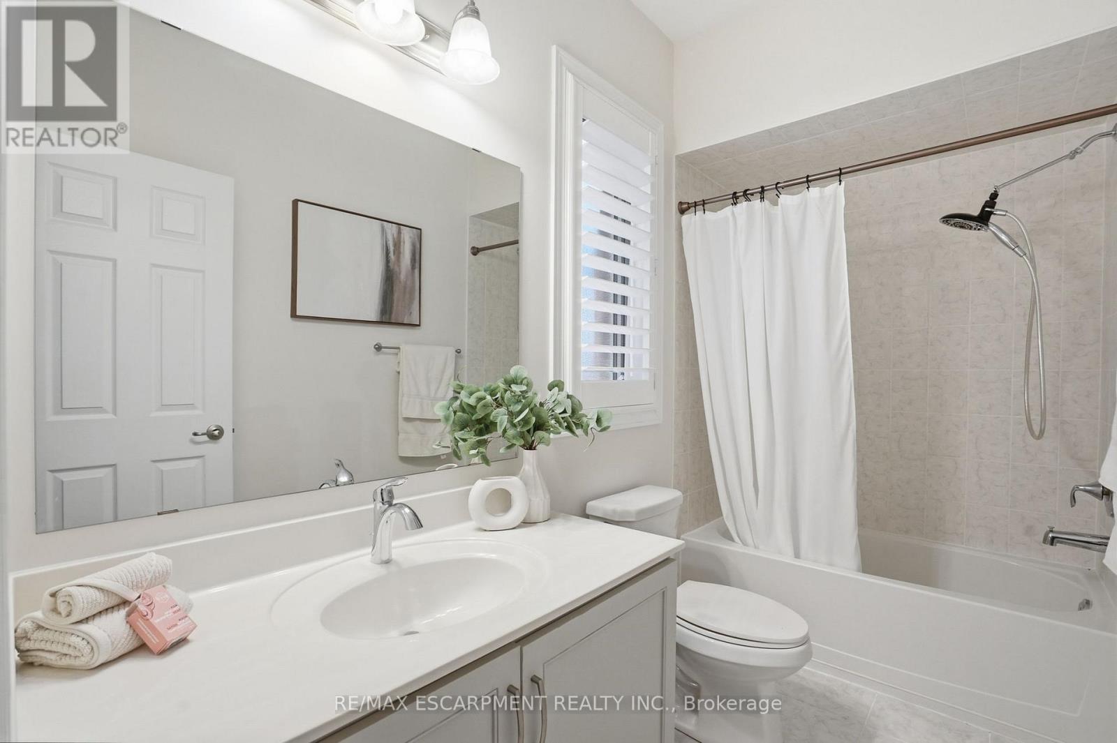 198 Jessie Caverhill Pass, Oakville, Ontario  L6M 0Z6 - Photo 42 - W13030860