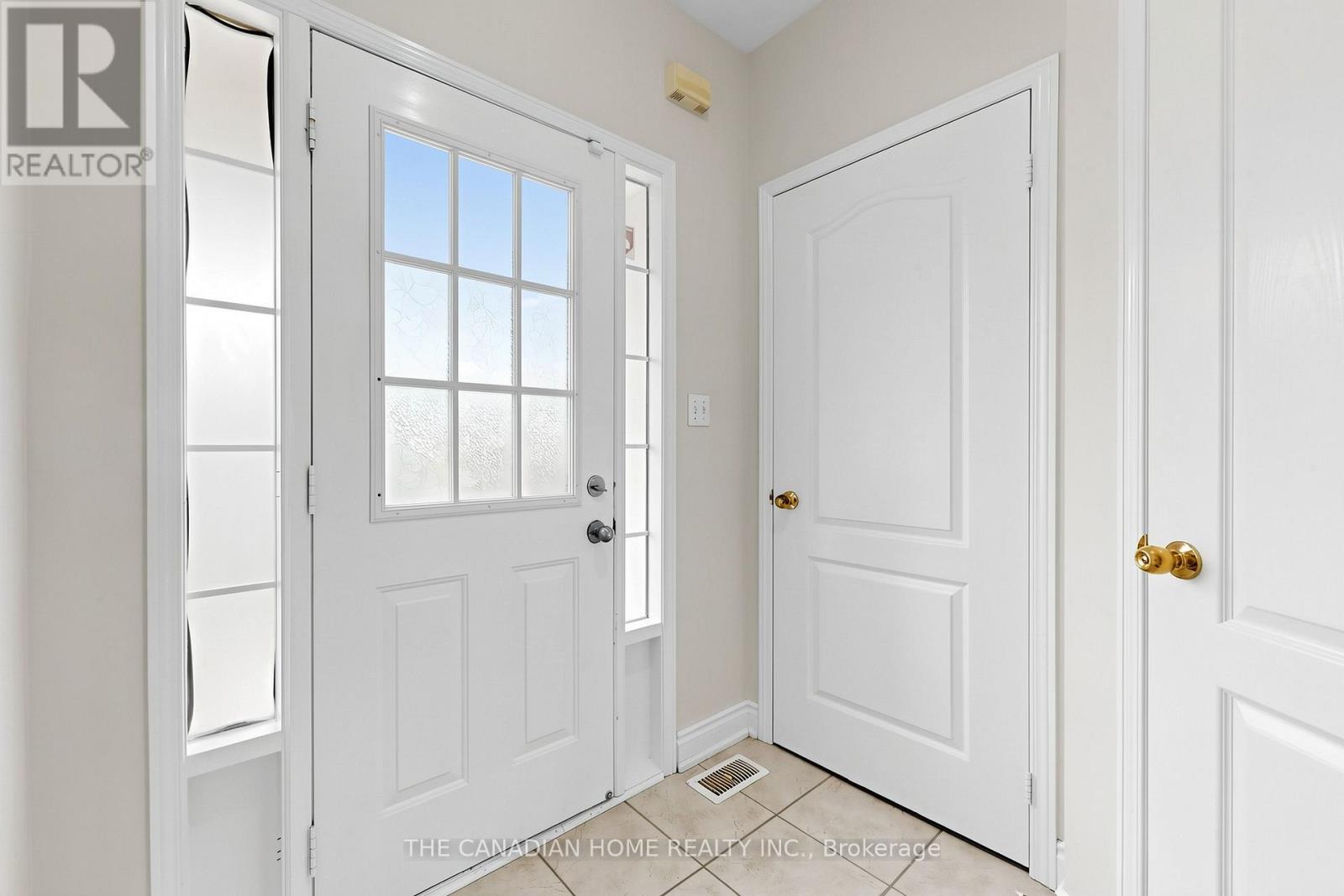 3470 Angel Pass Drive, Mississauga, Ontario  L5M 7N4 - Photo 10 - W13030866