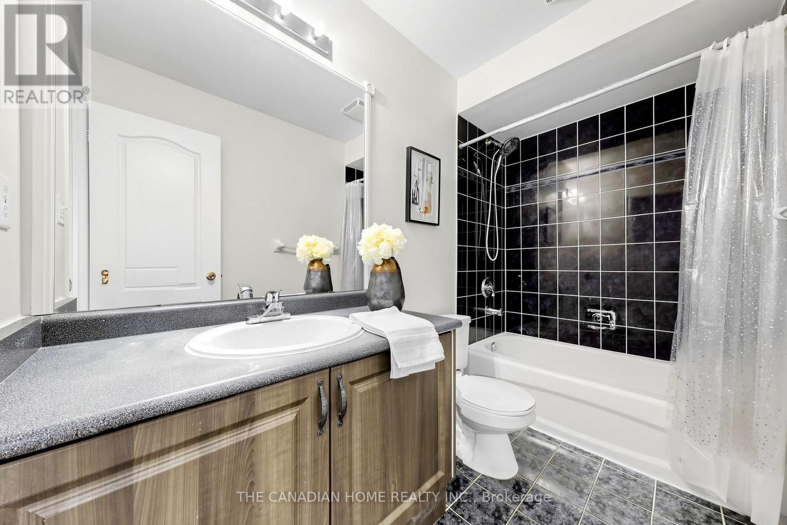 3470 Angel Pass Drive, Mississauga, Ontario  L5M 7N4 - Photo 21 - W13030866