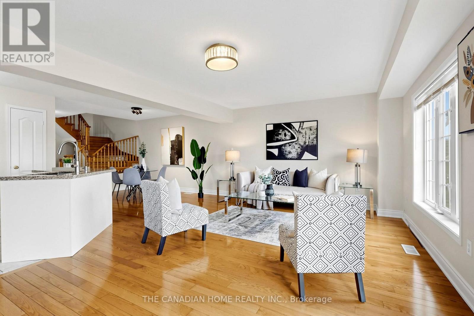 3470 Angel Pass Drive, Mississauga, Ontario  L5M 7N4 - Photo 3 - W13030866