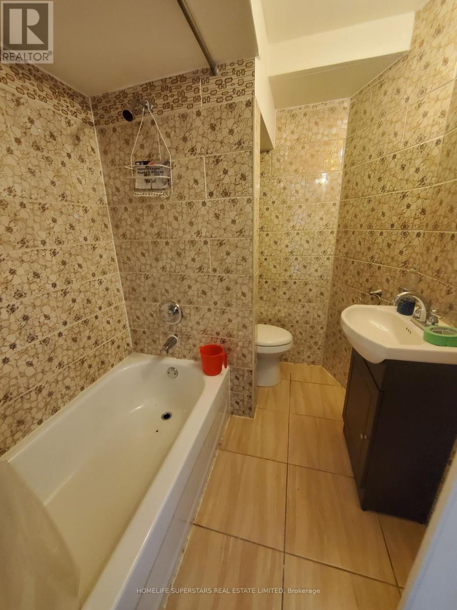 6096 Windfleet Crescent, Mississauga, Ontario  L5V 2Z6 - Photo 10 - W13030872