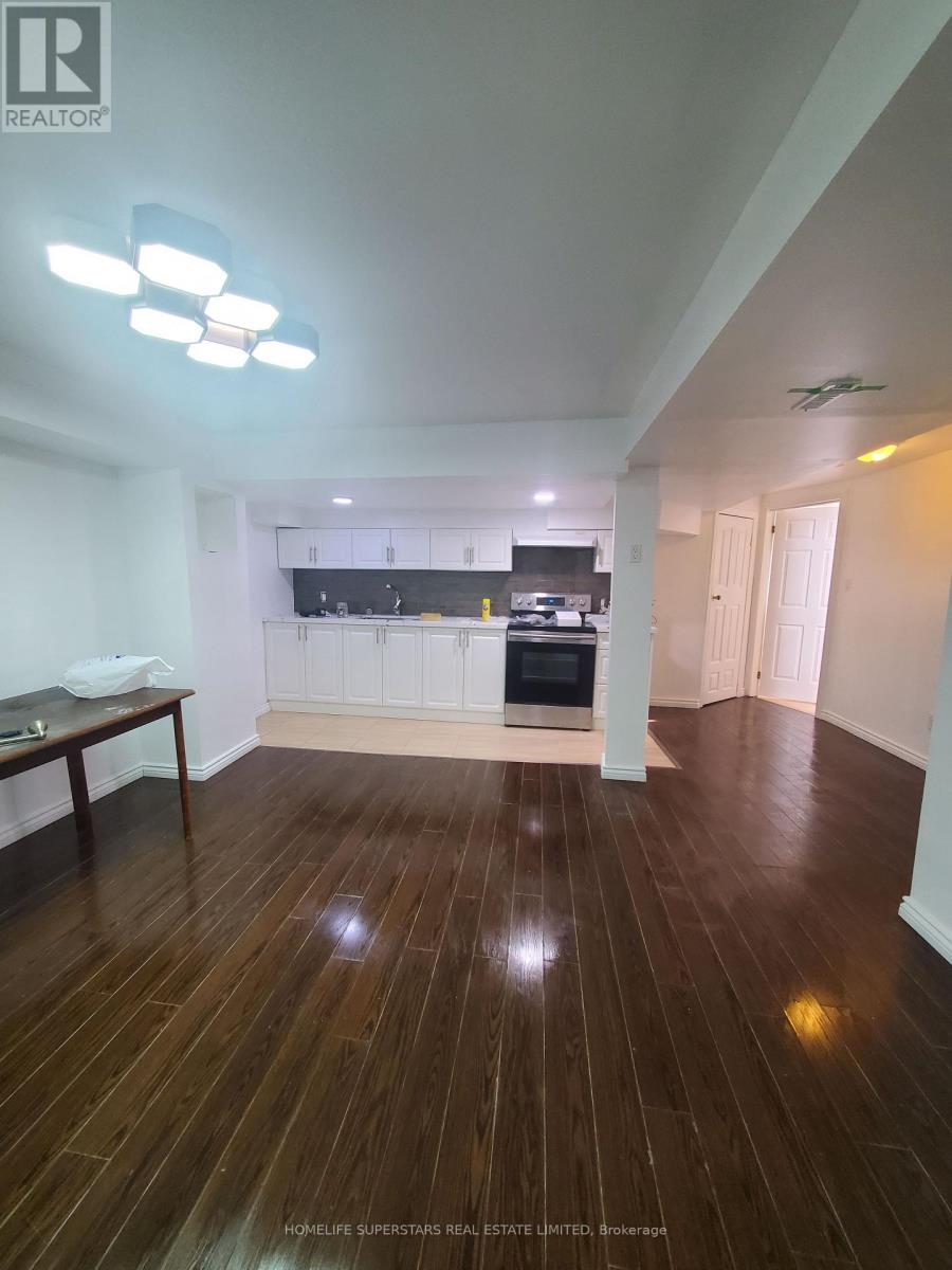 6096 Windfleet Crescent, Mississauga, Ontario  L5V 2Z6 - Photo 3 - W13030872