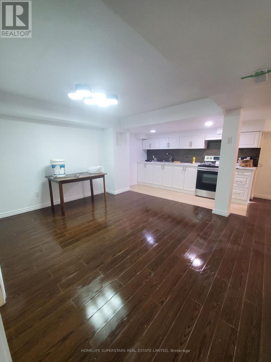 6096 Windfleet Crescent, Mississauga, Ontario  L5V 2Z6 - Photo 5 - W13030872