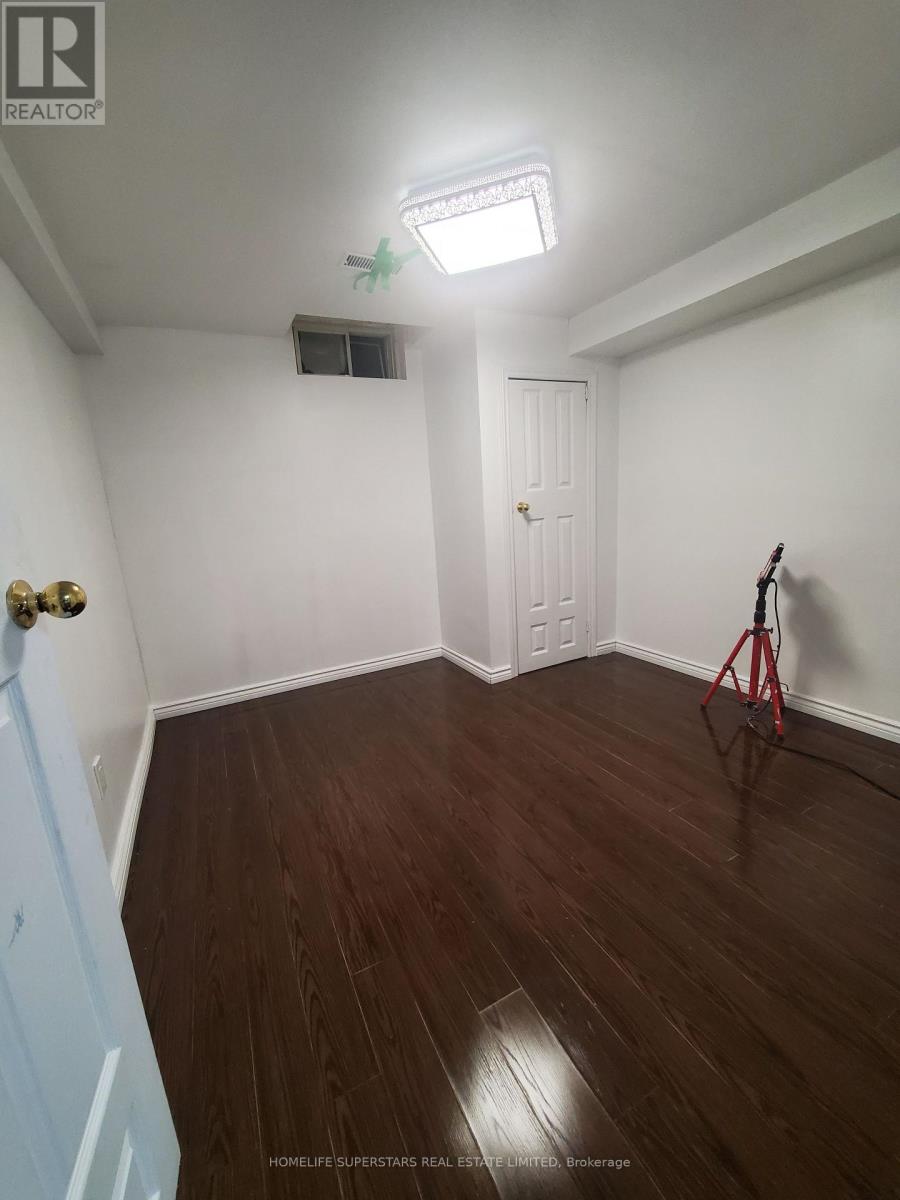 6096 Windfleet Crescent, Mississauga, Ontario  L5V 2Z6 - Photo 7 - W13030872