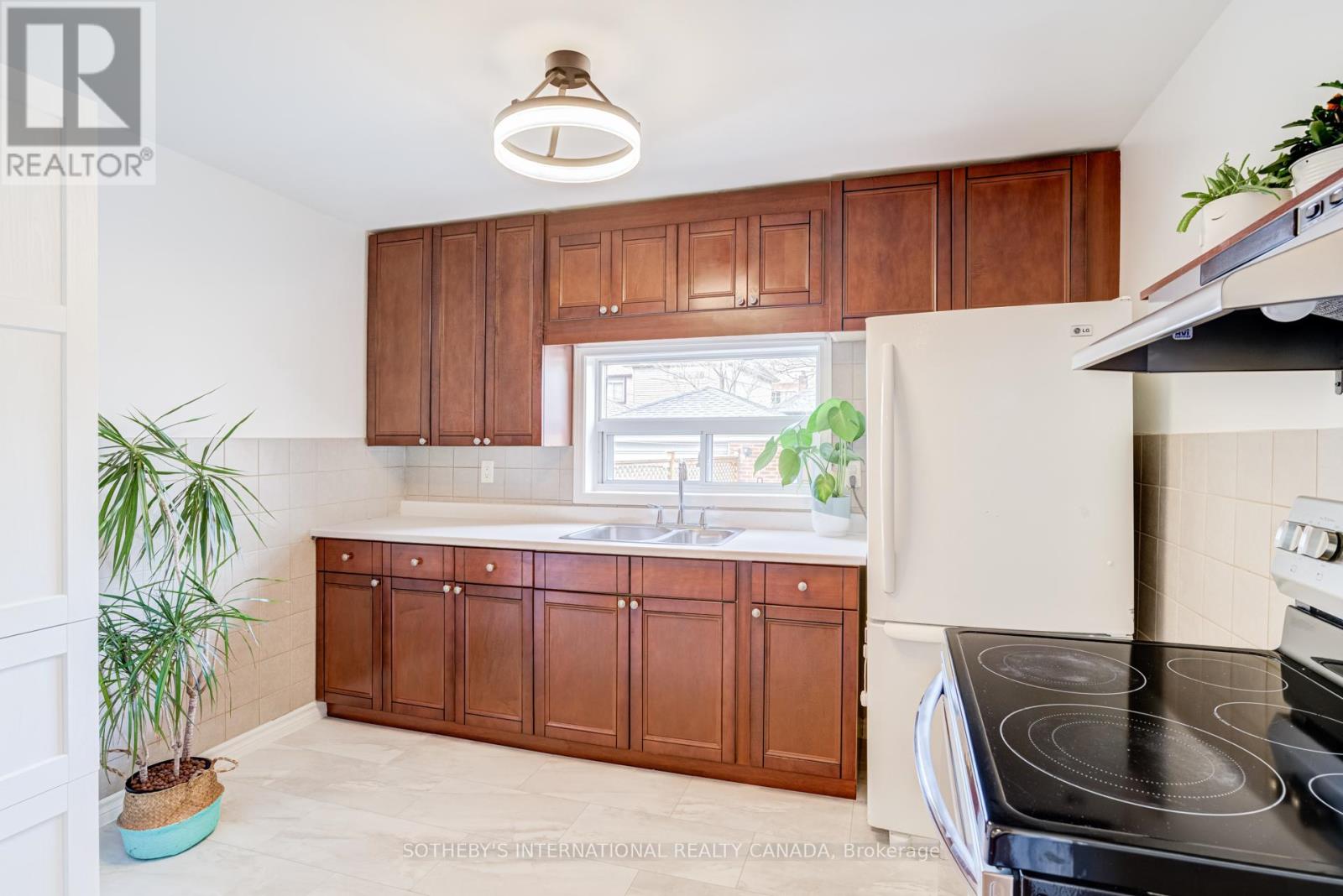 712 Willard Avenue, Toronto, Ontario  M6S 3S5 - Photo 13 - W13030882