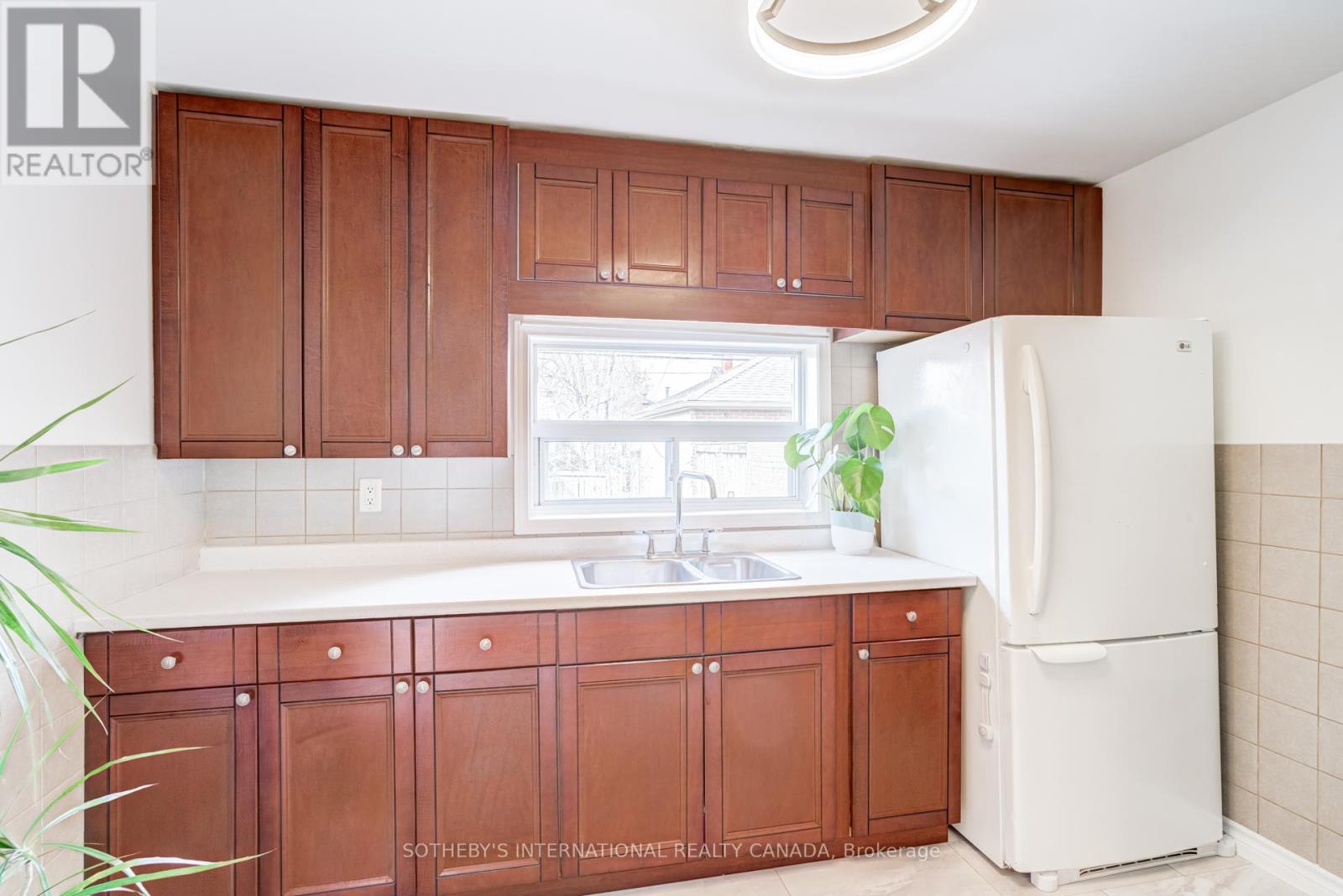 712 Willard Avenue, Toronto, Ontario  M6S 3S5 - Photo 14 - W13030882