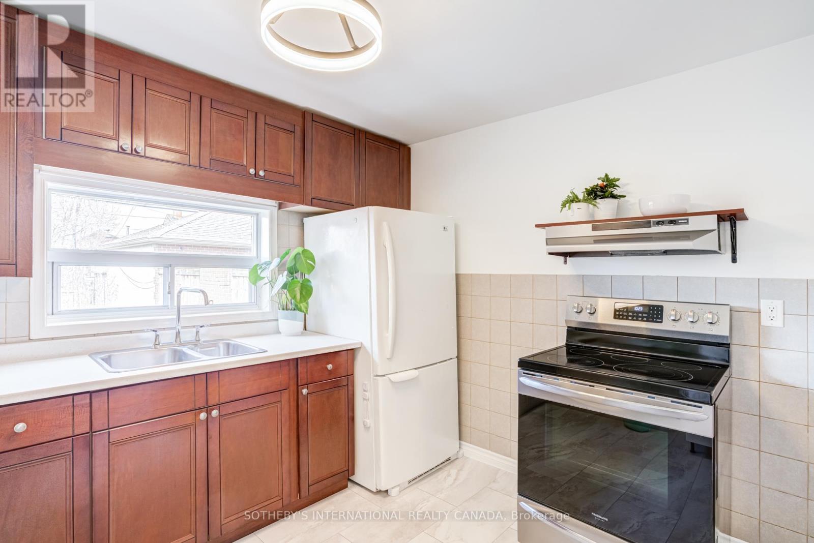 712 Willard Avenue, Toronto, Ontario  M6S 3S5 - Photo 16 - W13030882